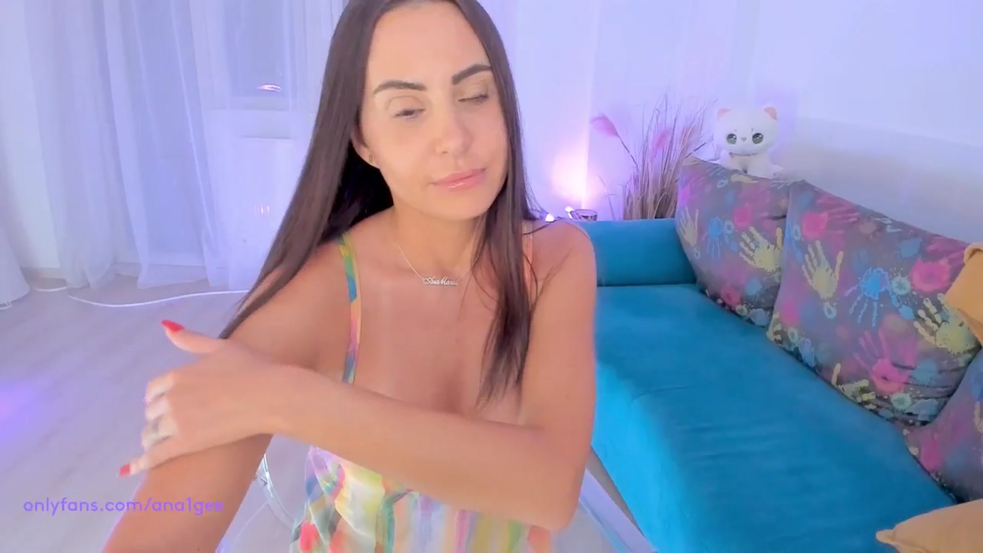 Gallery image thumbnail from AnaGee's myfreecams stream on, 08/09/2024, 21:43 image 10 of 20