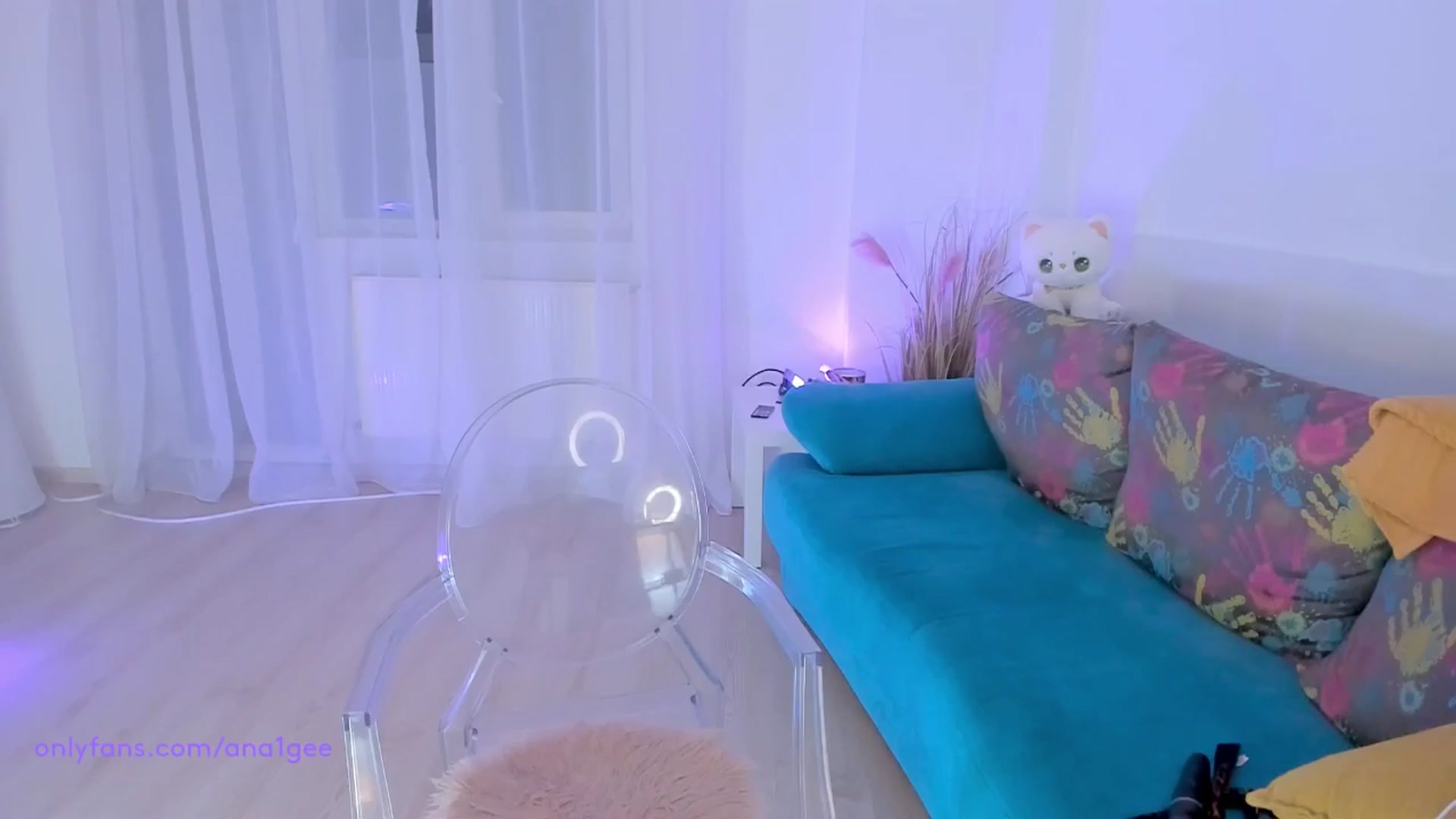 Gallery image thumbnail from AnaGee's myfreecams stream on, 08/10/2024, 20:47 image 17 of 20