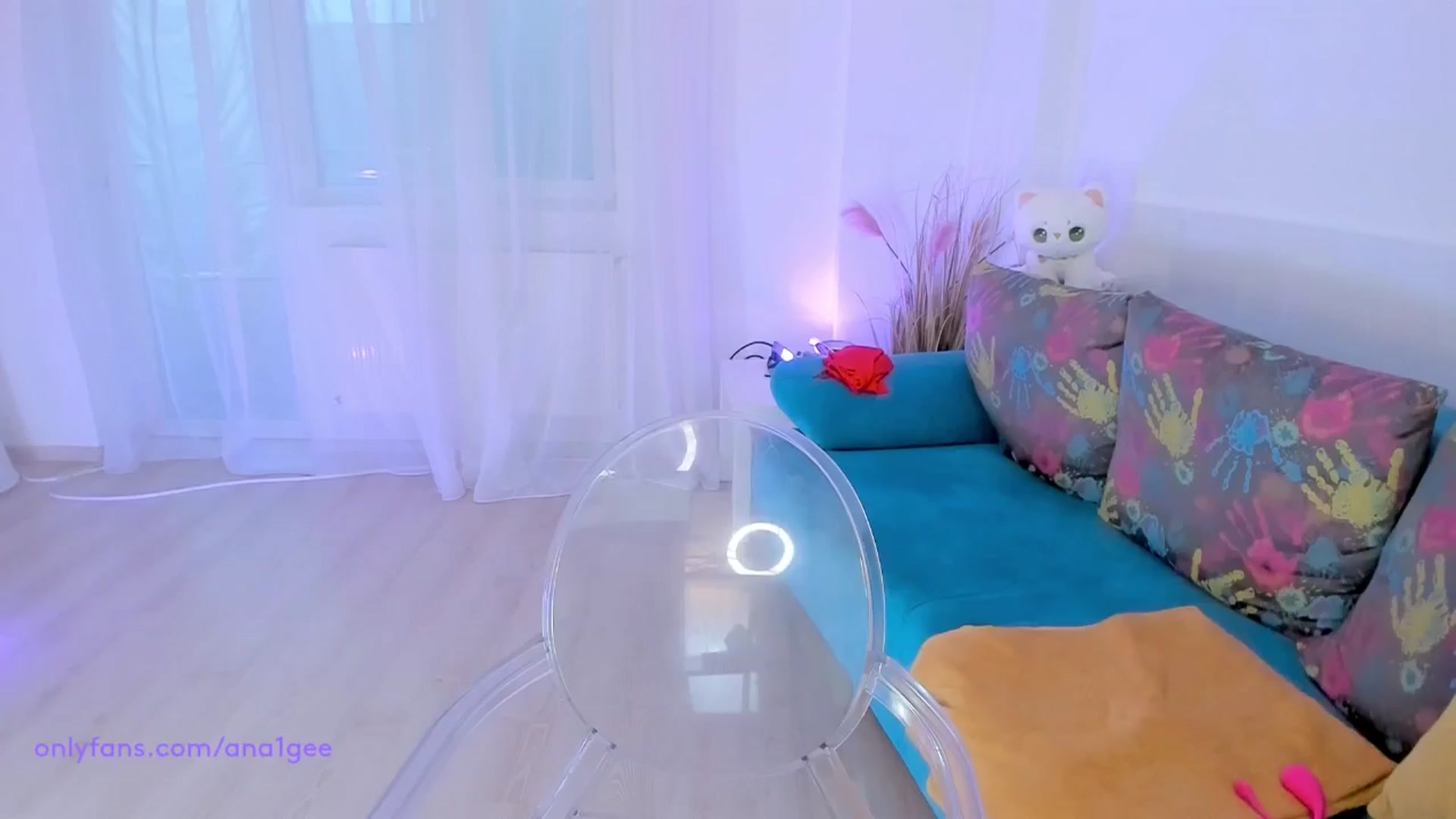 Gallery image thumbnail from AnaGee's myfreecams stream on, 08/17/2024, 17:37 image 17 of 20