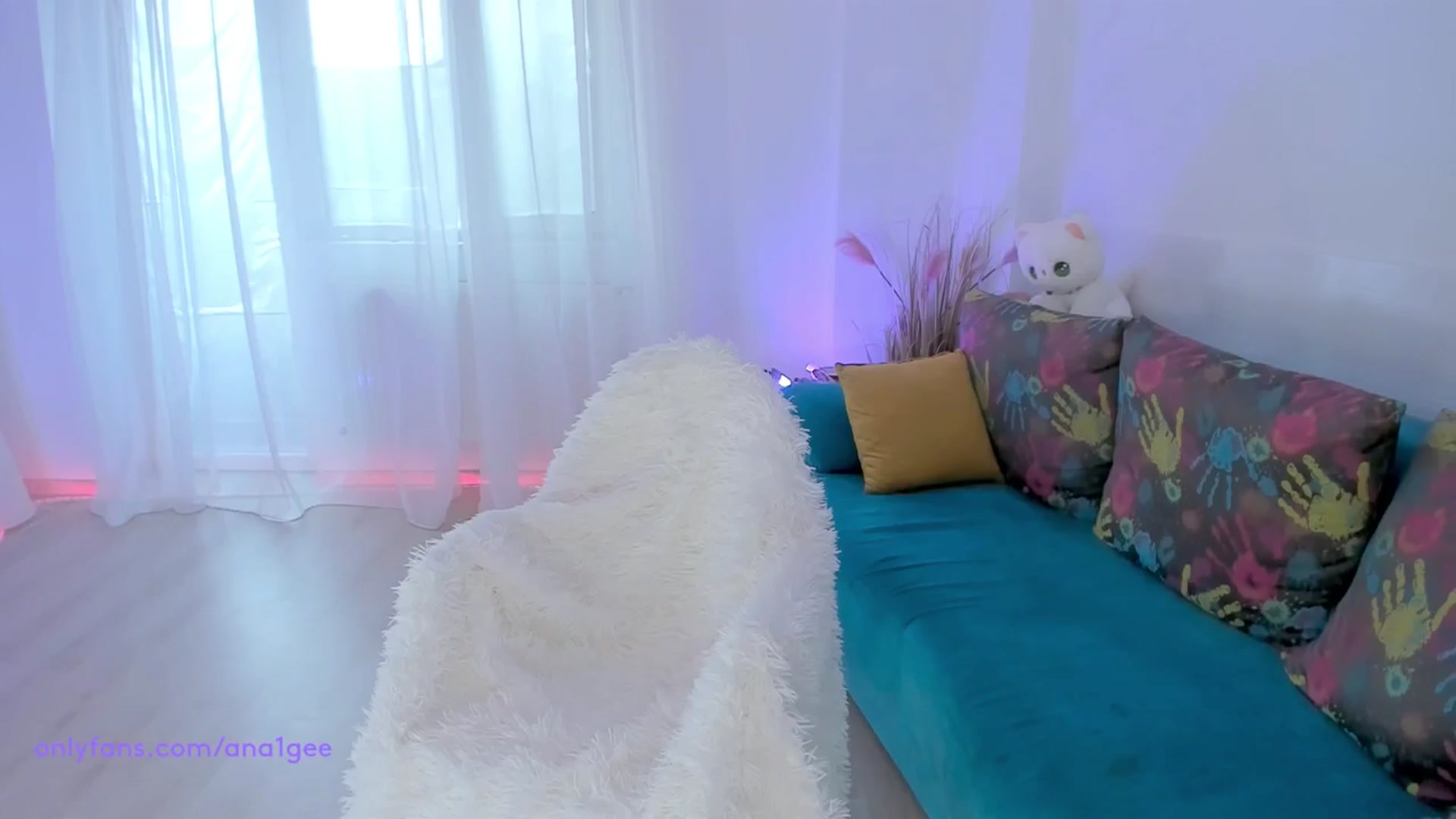 Gallery image thumbnail from AnaGee's myfreecams stream on, 09/02/2024, 16:13 image 17 of 20