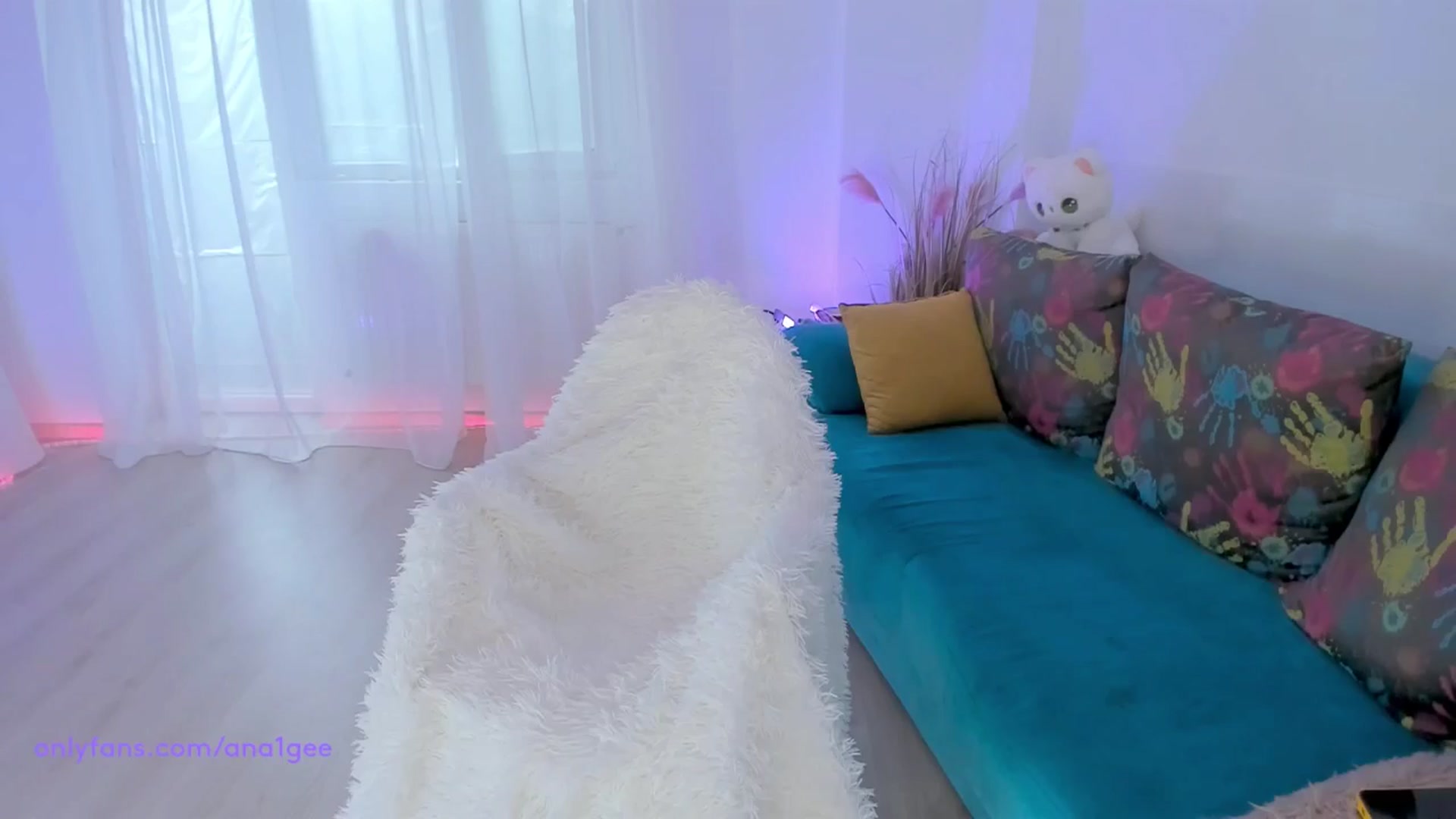 Gallery image thumbnail from AnaGee's myfreecams stream on, 09/02/2024, 16:13 image 19 of 20