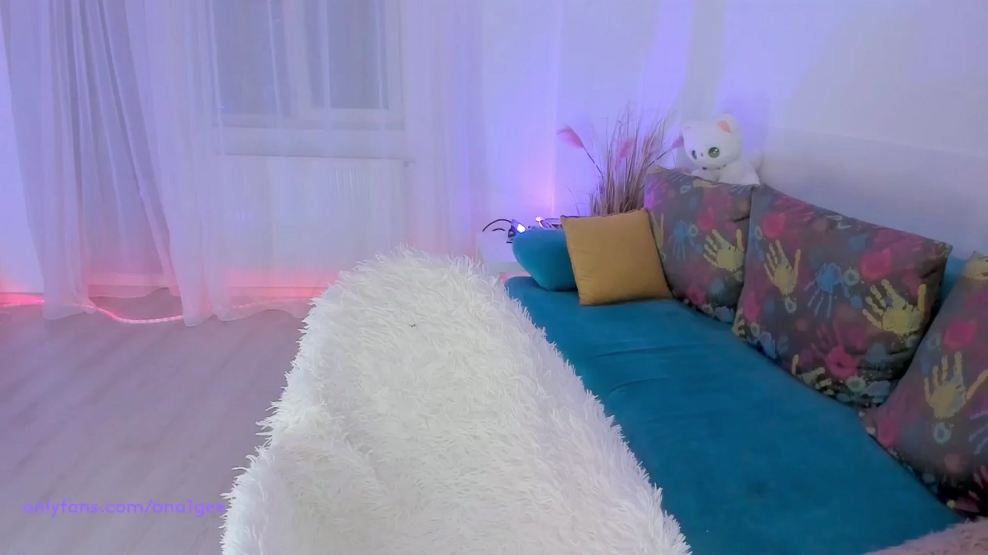 Gallery image thumbnail from AnaGee's myfreecams stream on, 09/06/2024, 19:31 image 7 of 20