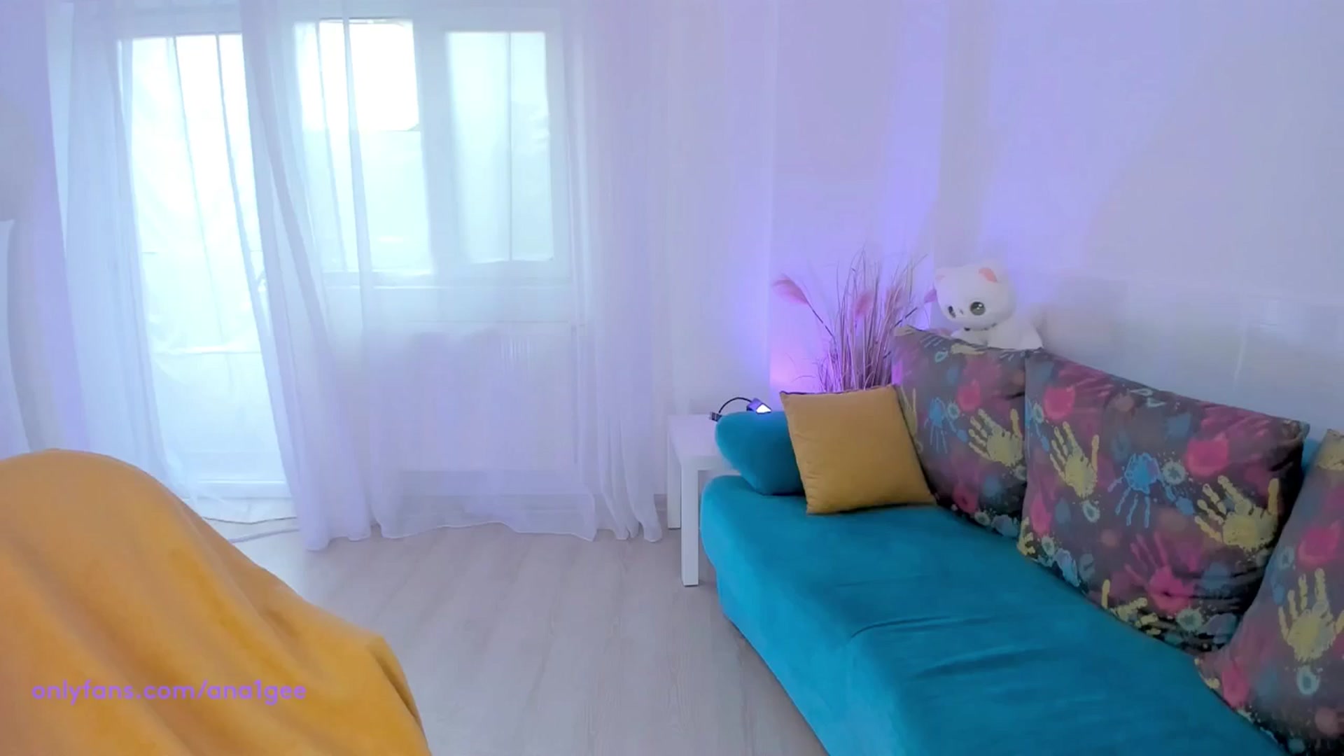 Gallery image thumbnail from AnaGee's myfreecams stream on, 09/21/2024, 15:22 image 15 of 20