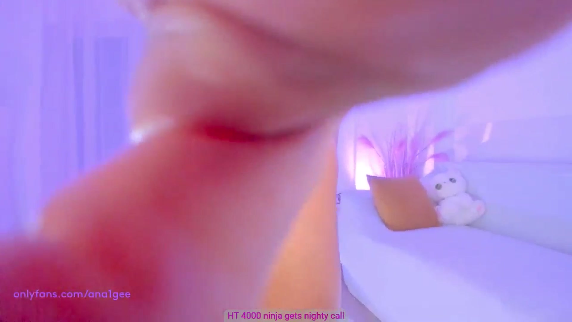 Gallery image thumbnail from AnaGee's myfreecams stream on, 10/19/2024, 21:44 image 19 of 20