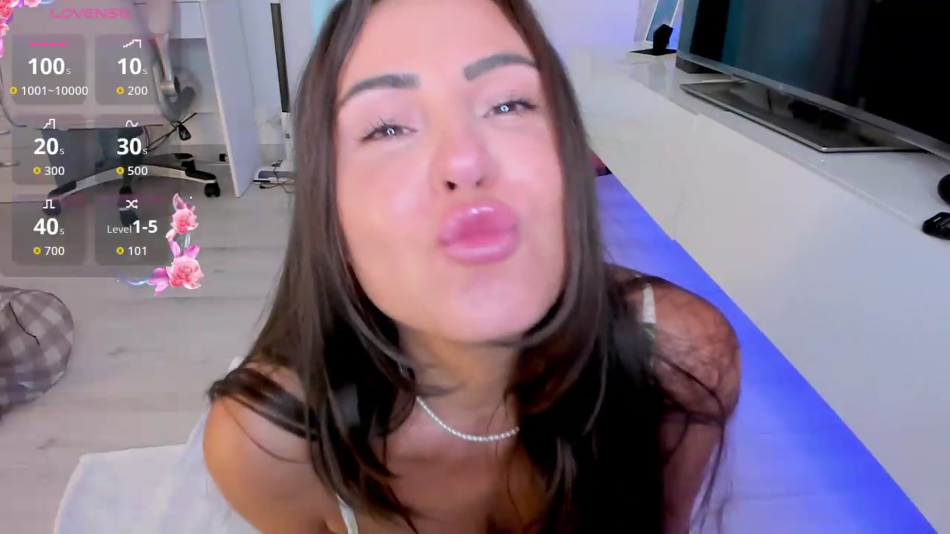 Gallery image thumbnail from AnaGee's myfreecams stream on, 08/22/2026, 15:54 image 8 of 20