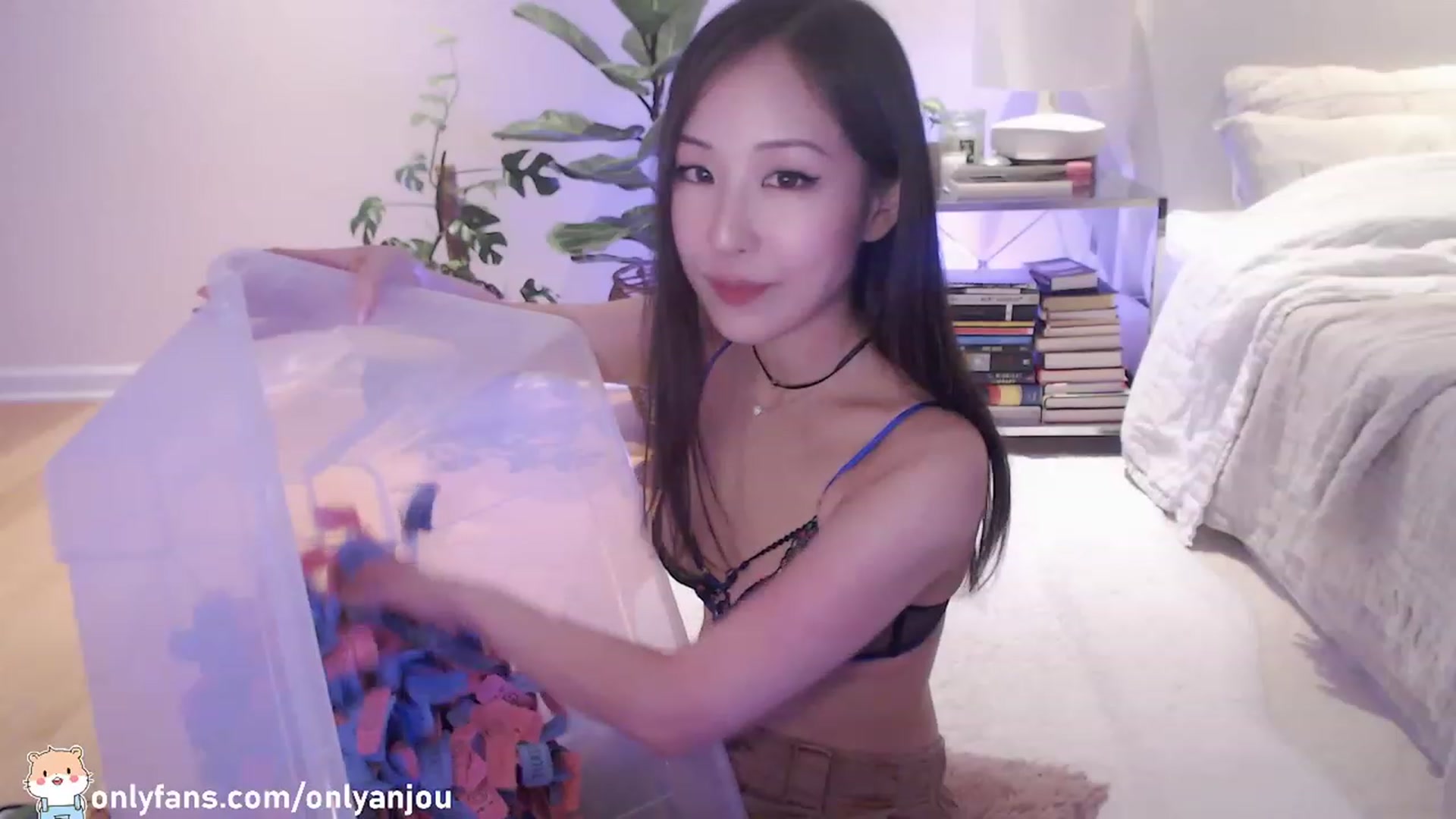Gallery image thumbnail from AnaMei's myfreecams stream on, 07/16/2023, 07:21 image 18 of 20
