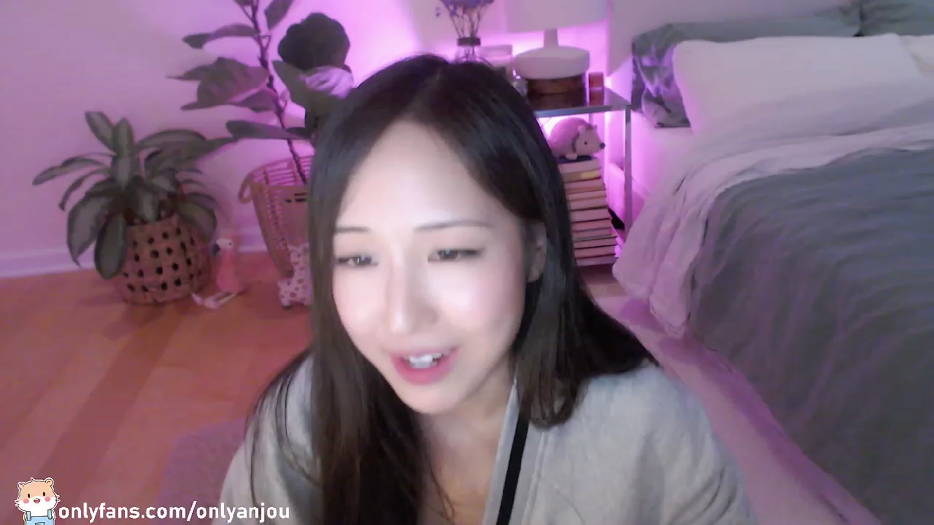 Gallery image thumbnail from AnaMei's myfreecams stream on, 09/24/2023, 05:12 image 16 of 20