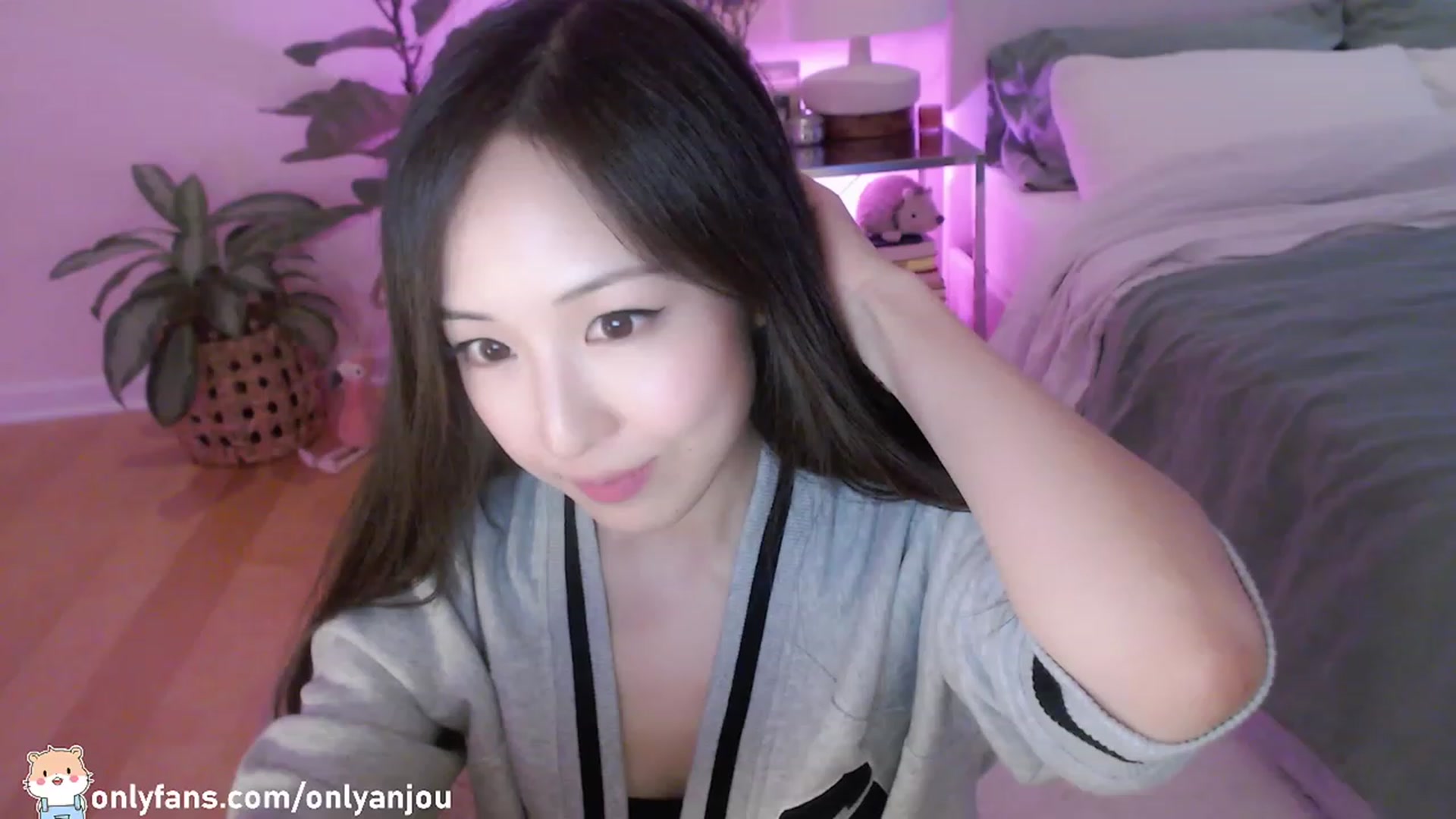 Gallery image thumbnail from AnaMei's myfreecams stream on, 09/24/2023, 07:03 image 1 of 20