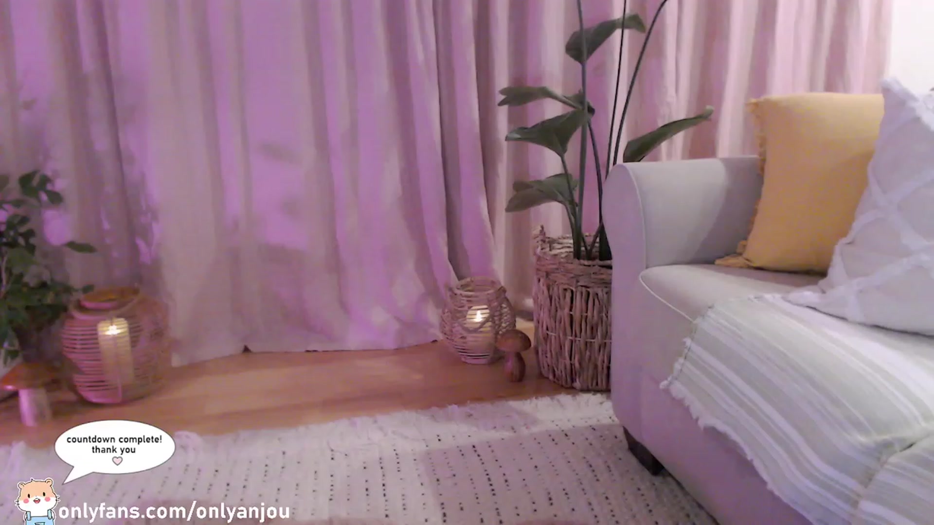 Gallery image thumbnail from AnaMei's myfreecams stream on, 10/01/2023, 06:28 image 11 of 20