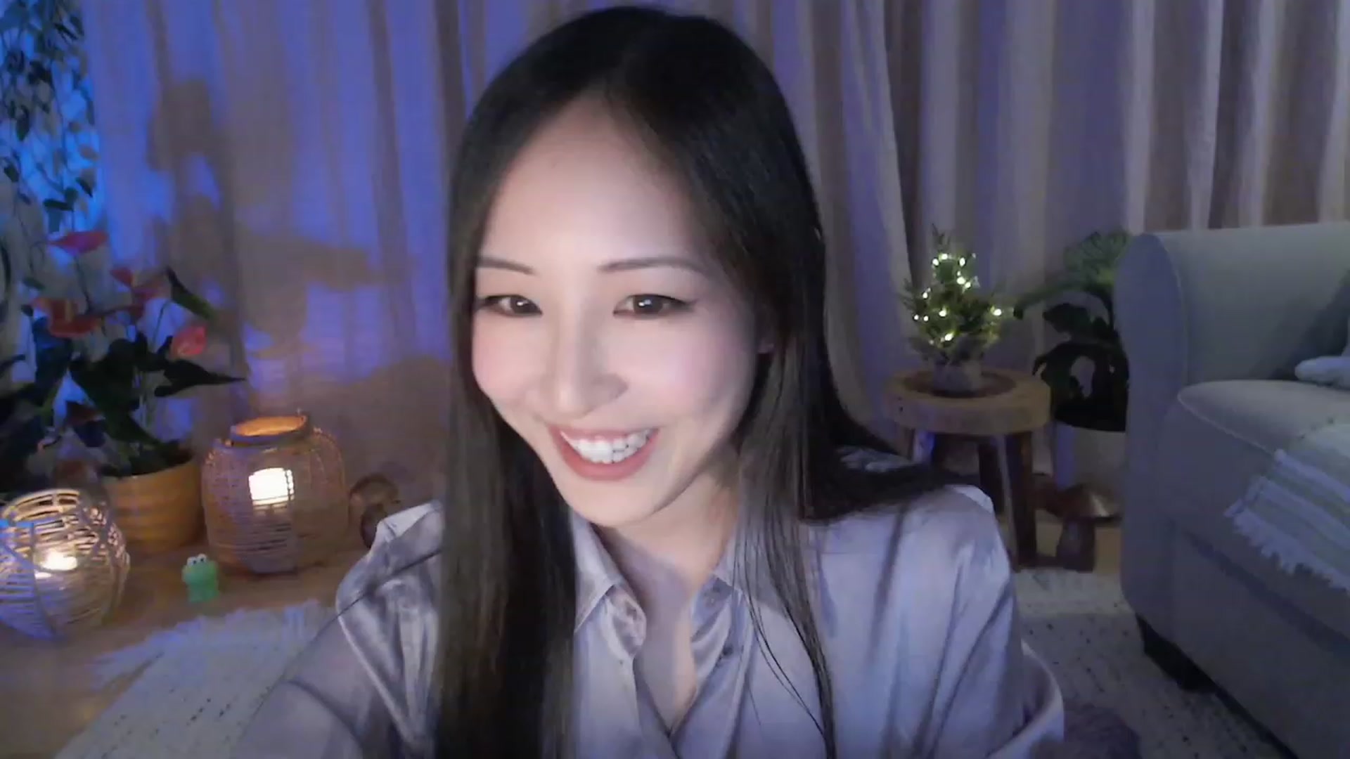 Gallery image thumbnail from AnaMei's myfreecams stream on, 12/03/2023, 05:03 image 1 of 20