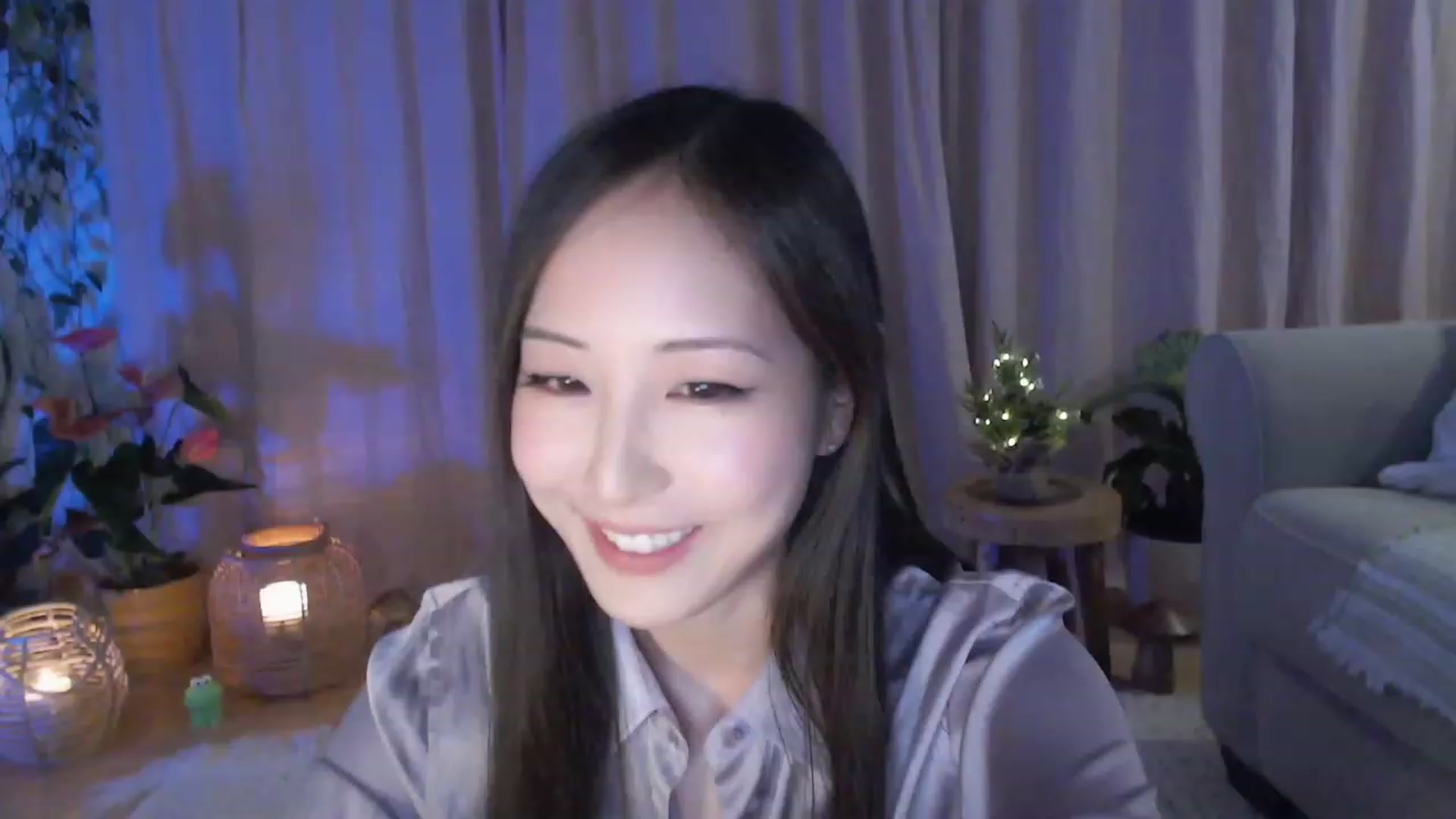 Gallery image thumbnail from AnaMei's myfreecams stream on, 12/03/2023, 05:03 image 6 of 20