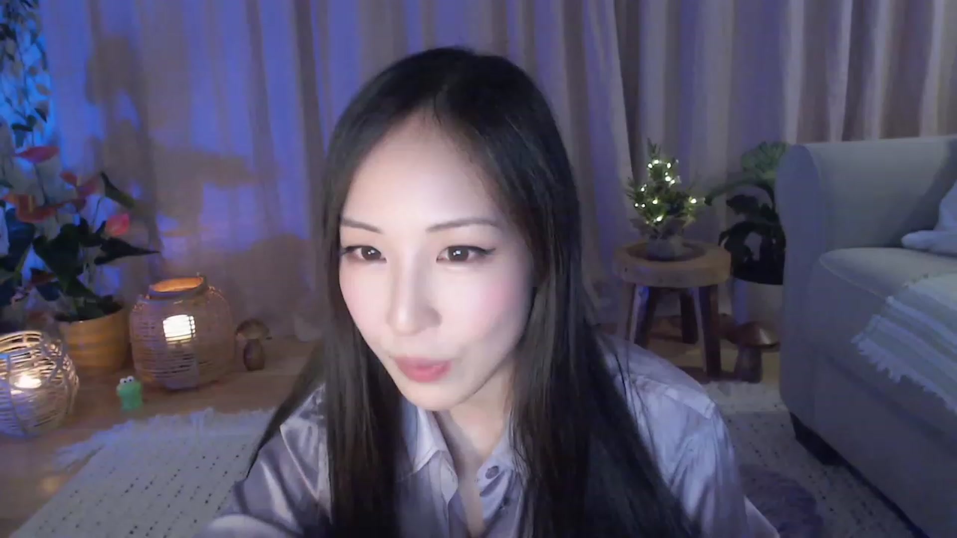 Gallery image thumbnail from AnaMei's myfreecams stream on, 12/03/2023, 05:46 image 8 of 20