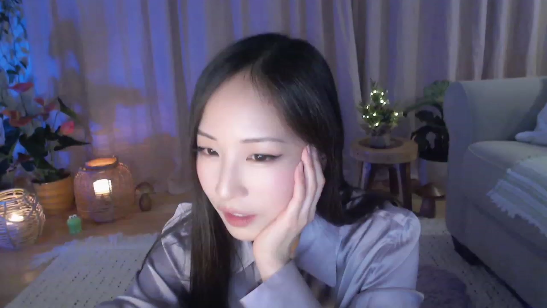 Gallery image thumbnail from AnaMei's myfreecams stream on, 12/03/2023, 05:46 image 6 of 20