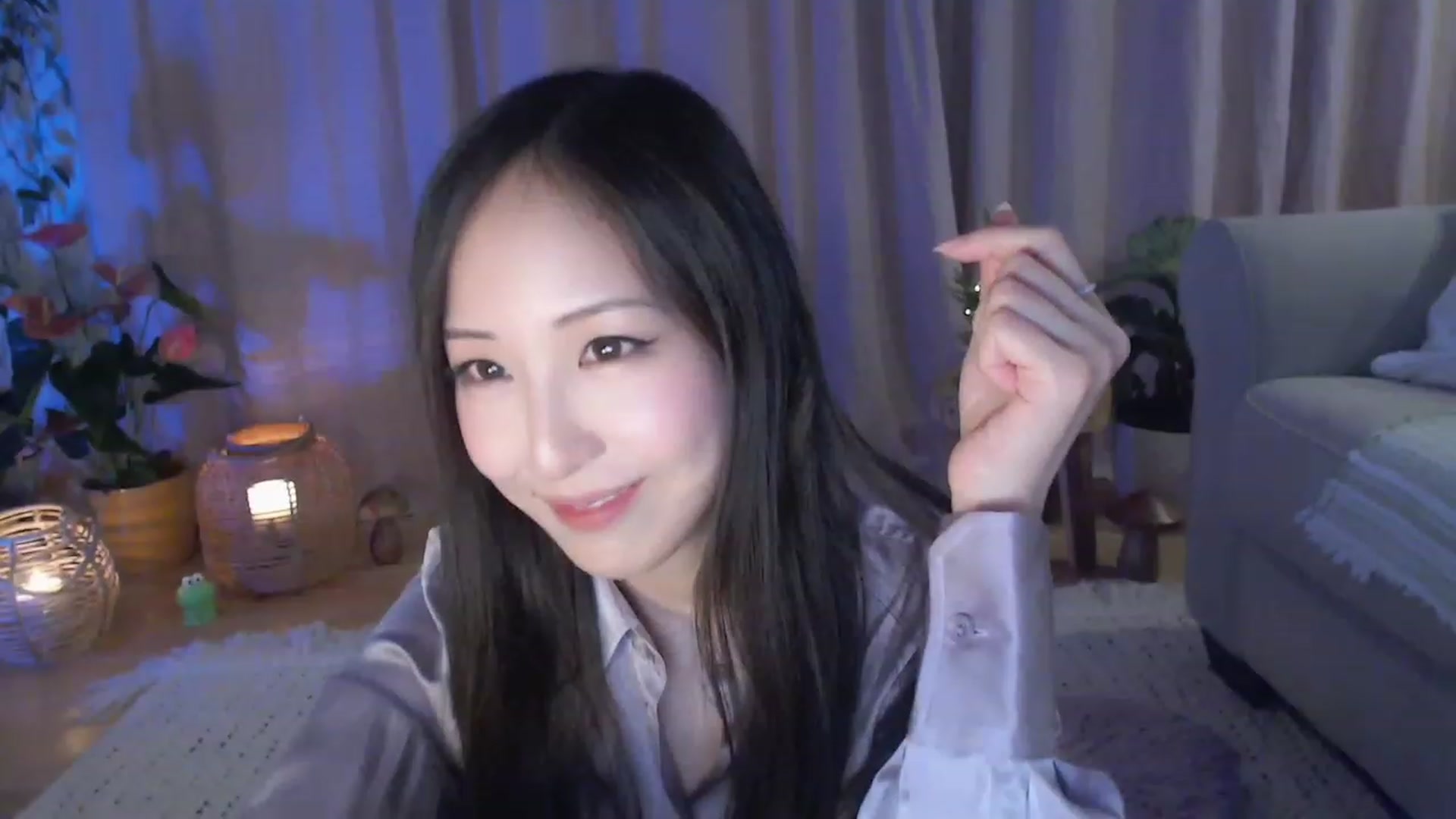 Gallery image thumbnail from AnaMei's myfreecams stream on, 12/03/2023, 05:46 image 14 of 20
