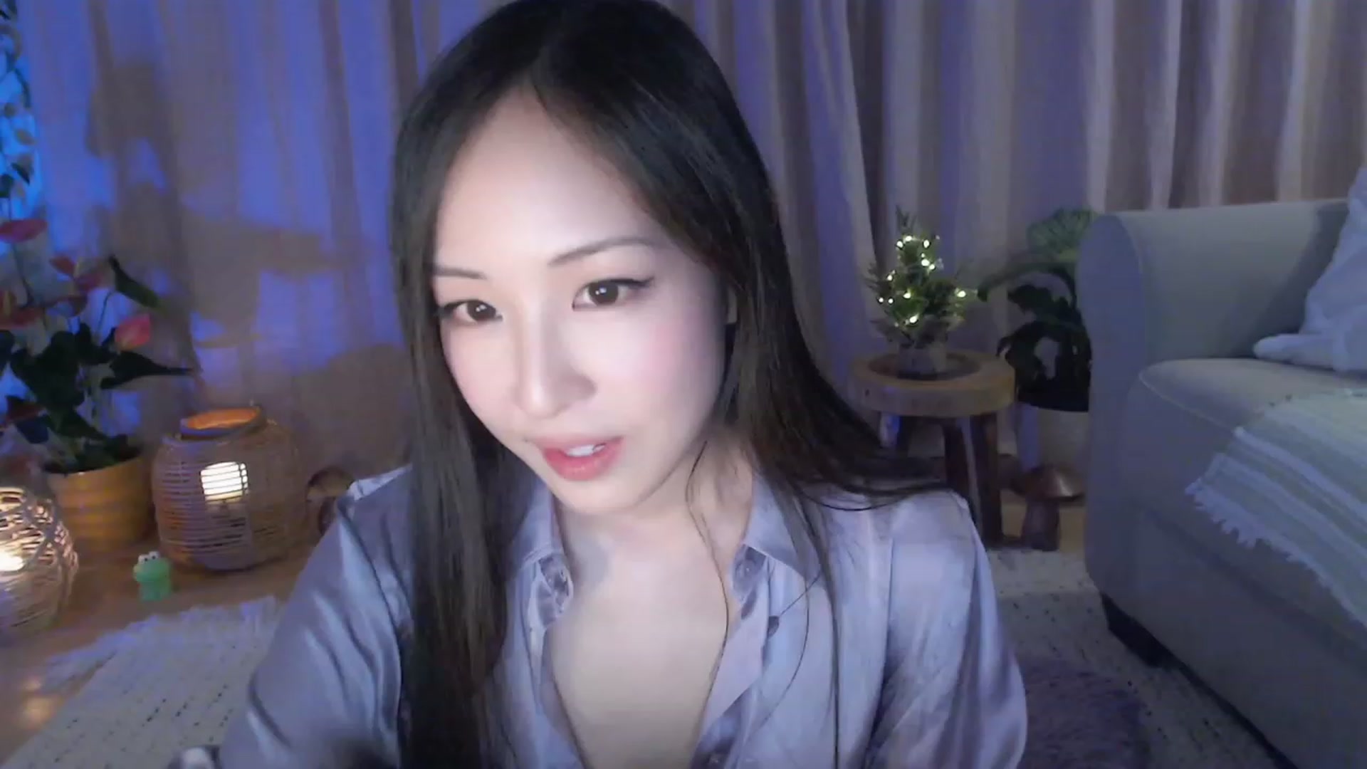 Gallery image thumbnail from AnaMei's myfreecams stream on, 12/03/2023, 08:08 image 3 of 20