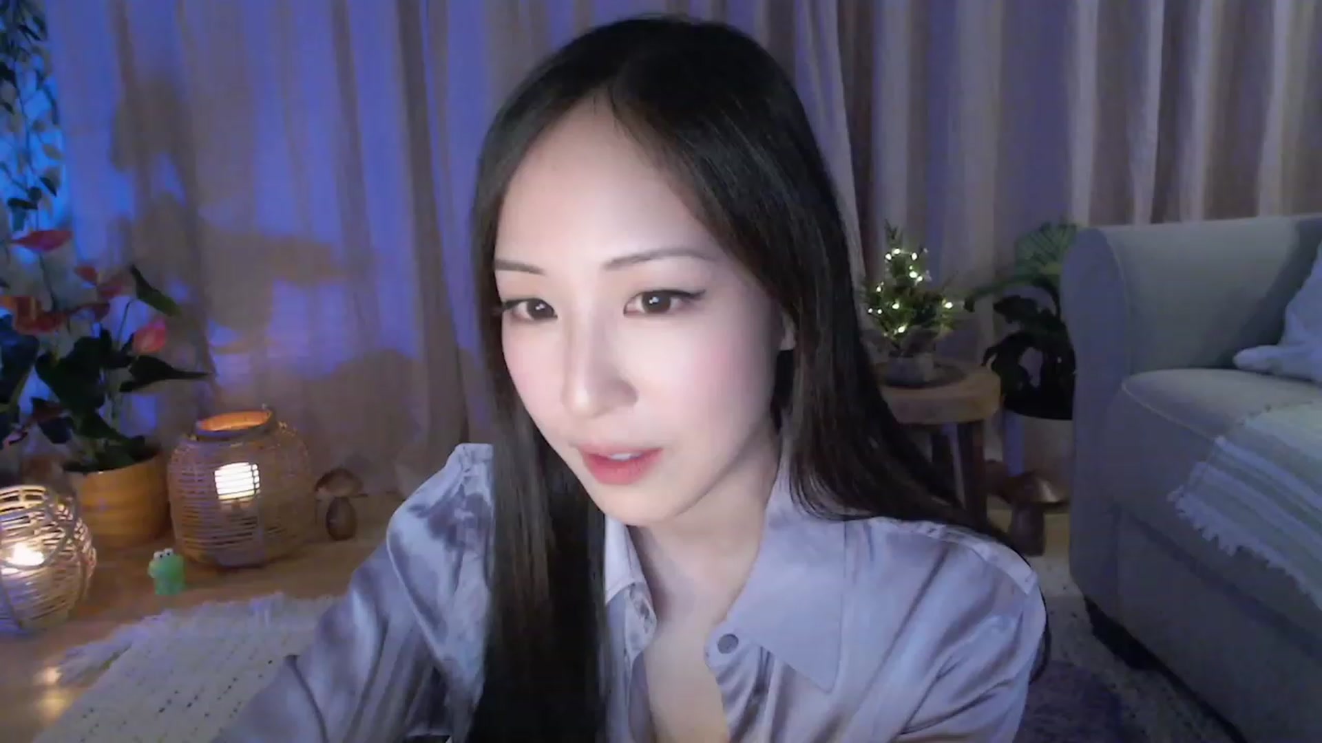 Gallery image thumbnail from AnaMei's myfreecams stream on, 12/03/2023, 08:08 image 8 of 20