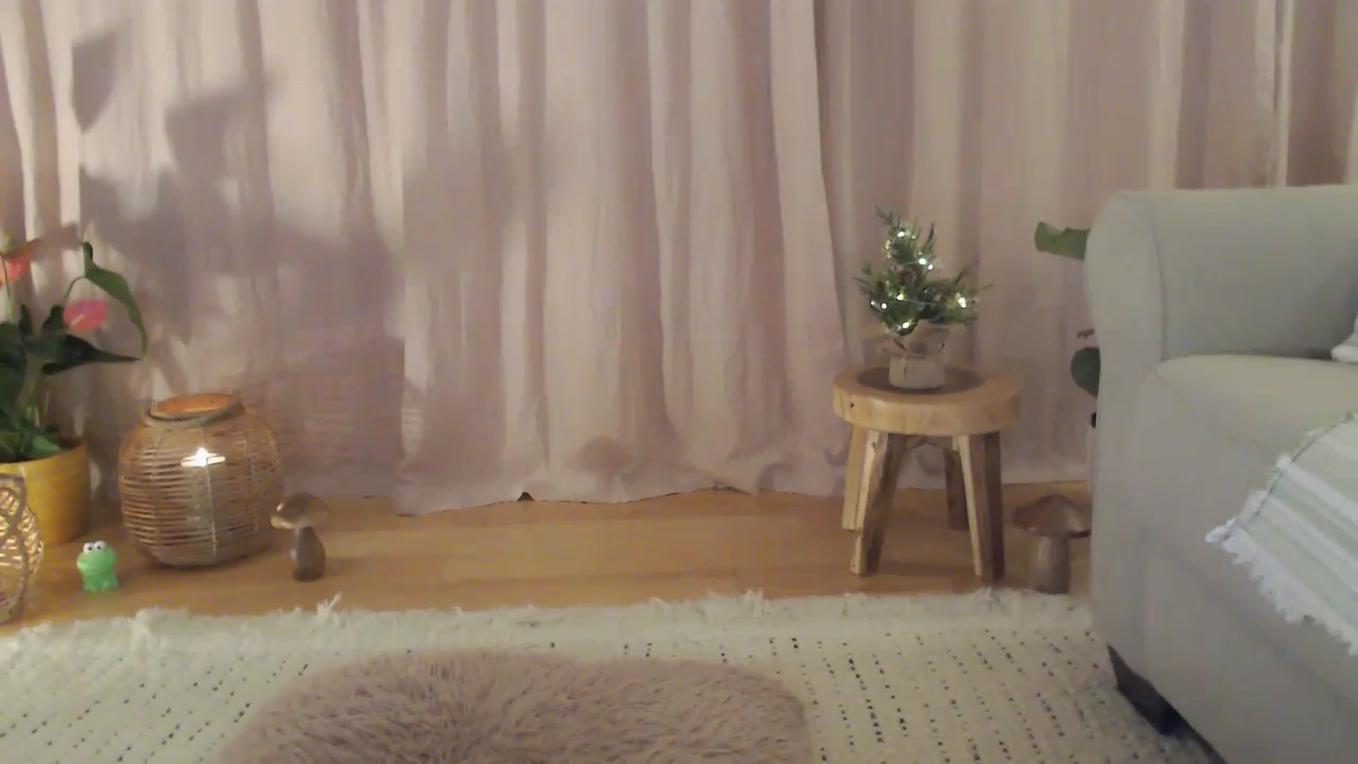 Gallery image thumbnail from AnaMei's myfreecams stream on, 12/16/2023, 04:44 image 11 of 20