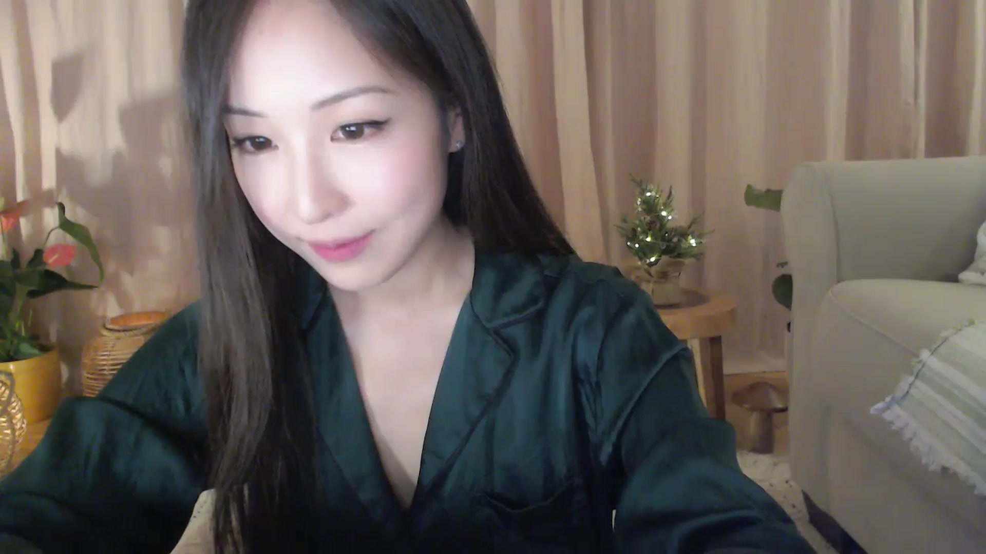 Gallery image thumbnail from AnaMei's myfreecams stream on, 12/16/2023, 04:44 image 2 of 20