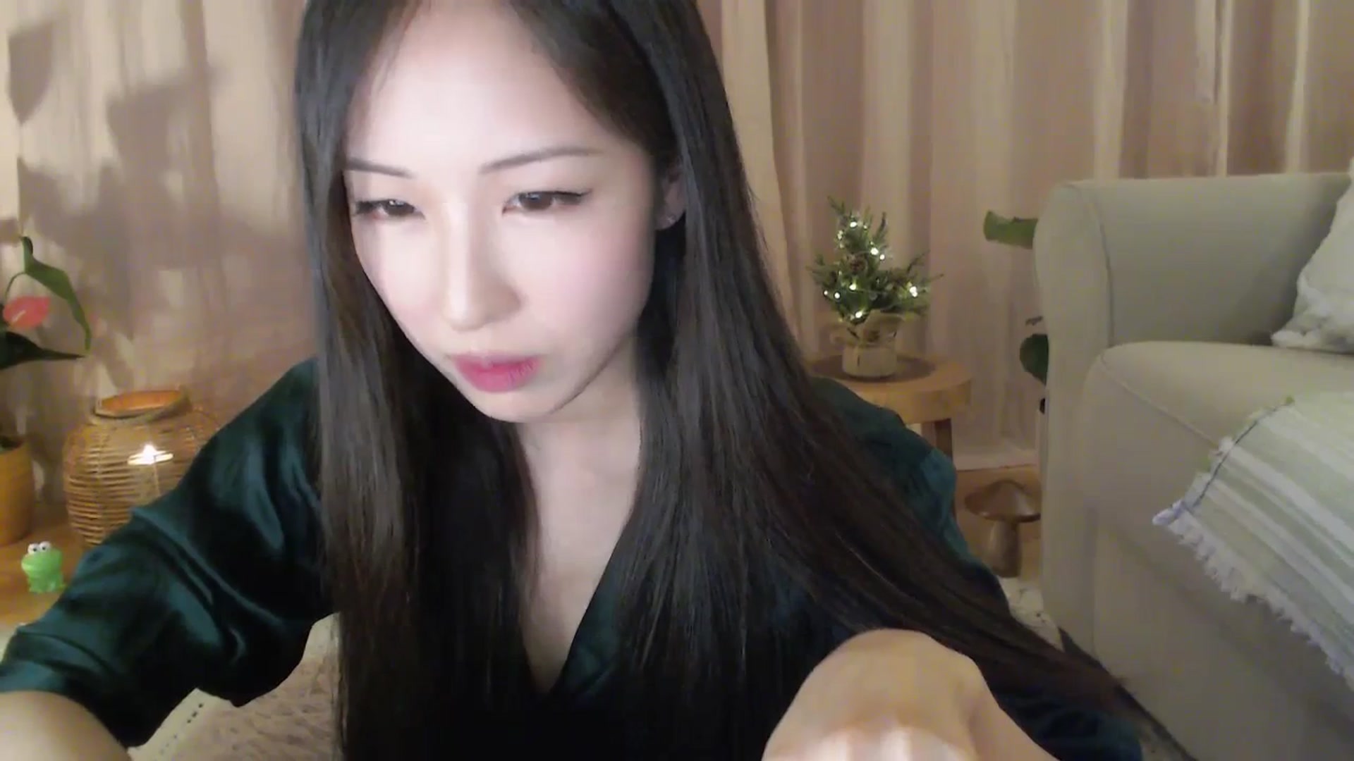 Gallery image thumbnail from AnaMei's myfreecams stream on, 12/16/2023, 04:44 image 16 of 20