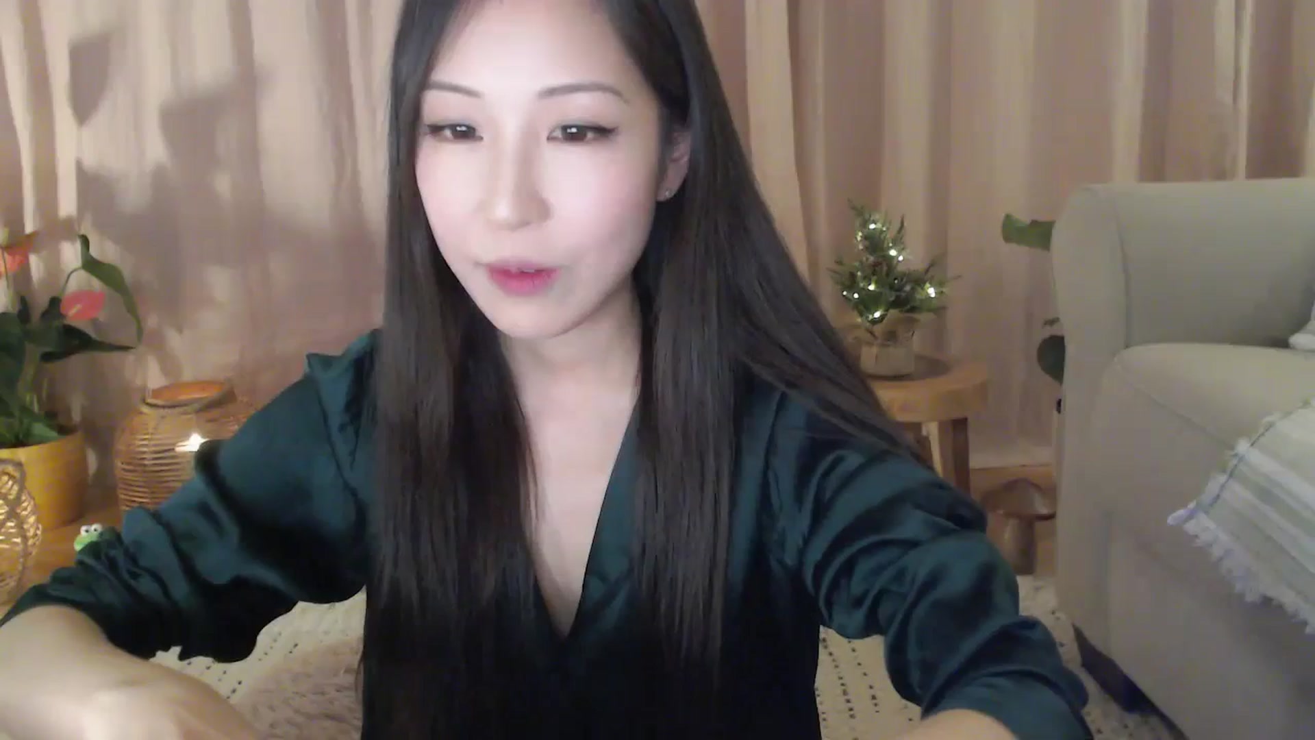 Gallery image thumbnail from AnaMei's myfreecams stream on, 12/16/2023, 04:44 image 10 of 20