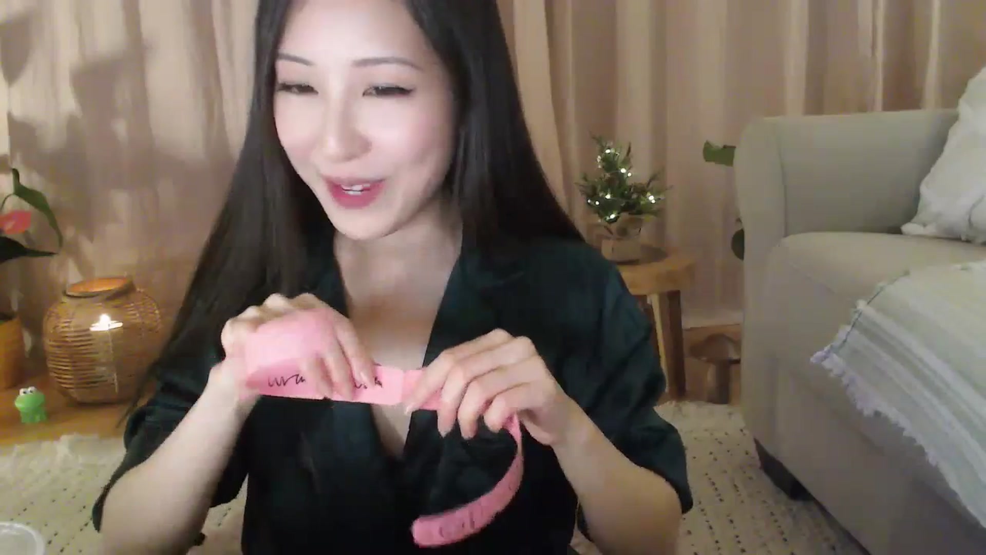 Gallery image thumbnail from AnaMei's myfreecams stream on, 12/16/2023, 05:35 image 20 of 20