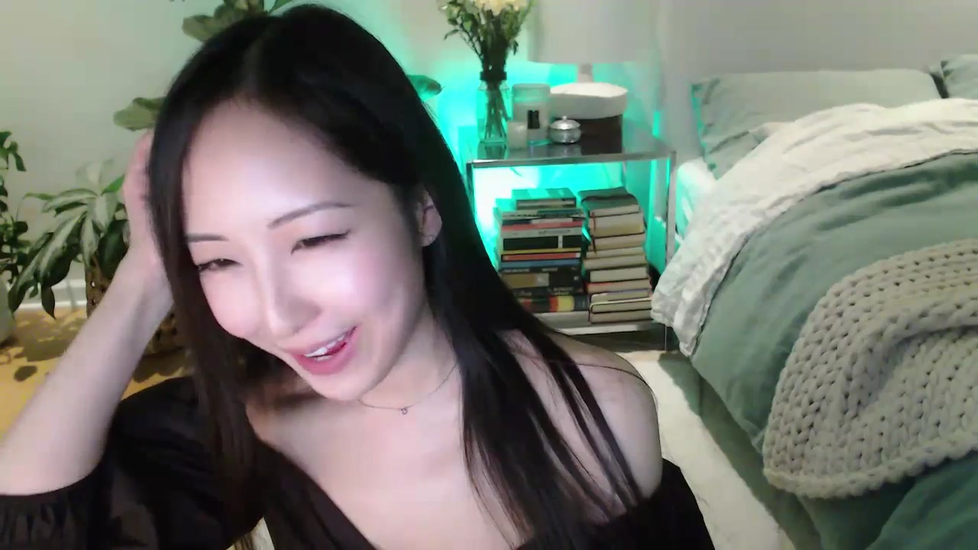 Gallery image thumbnail from AnaMei's myfreecams stream on, 12/17/2023, 05:49 image 4 of 20