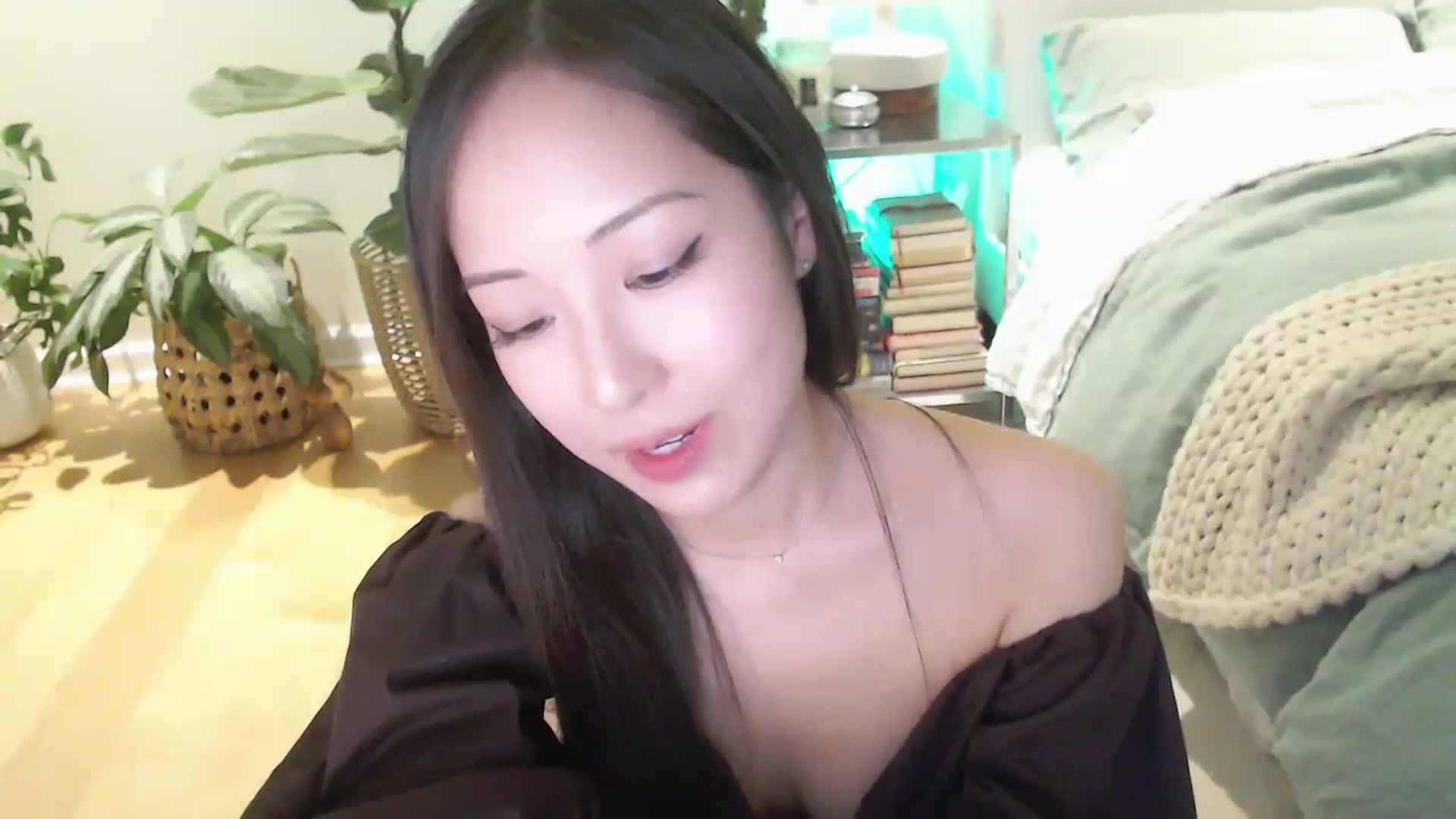 Gallery image thumbnail from AnaMei's myfreecams stream on, 12/17/2023, 05:49 image 8 of 20