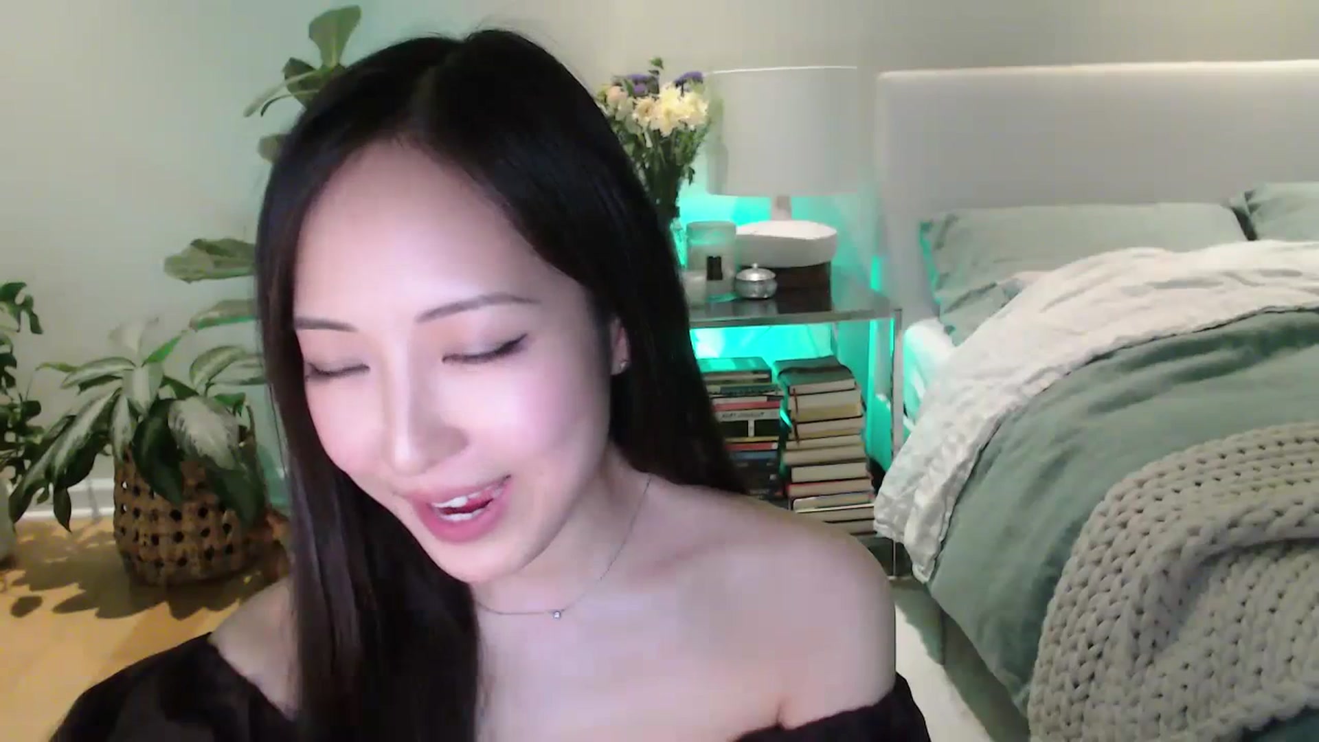 Gallery image thumbnail from AnaMei's myfreecams stream on, 12/17/2023, 05:49 image 2 of 20