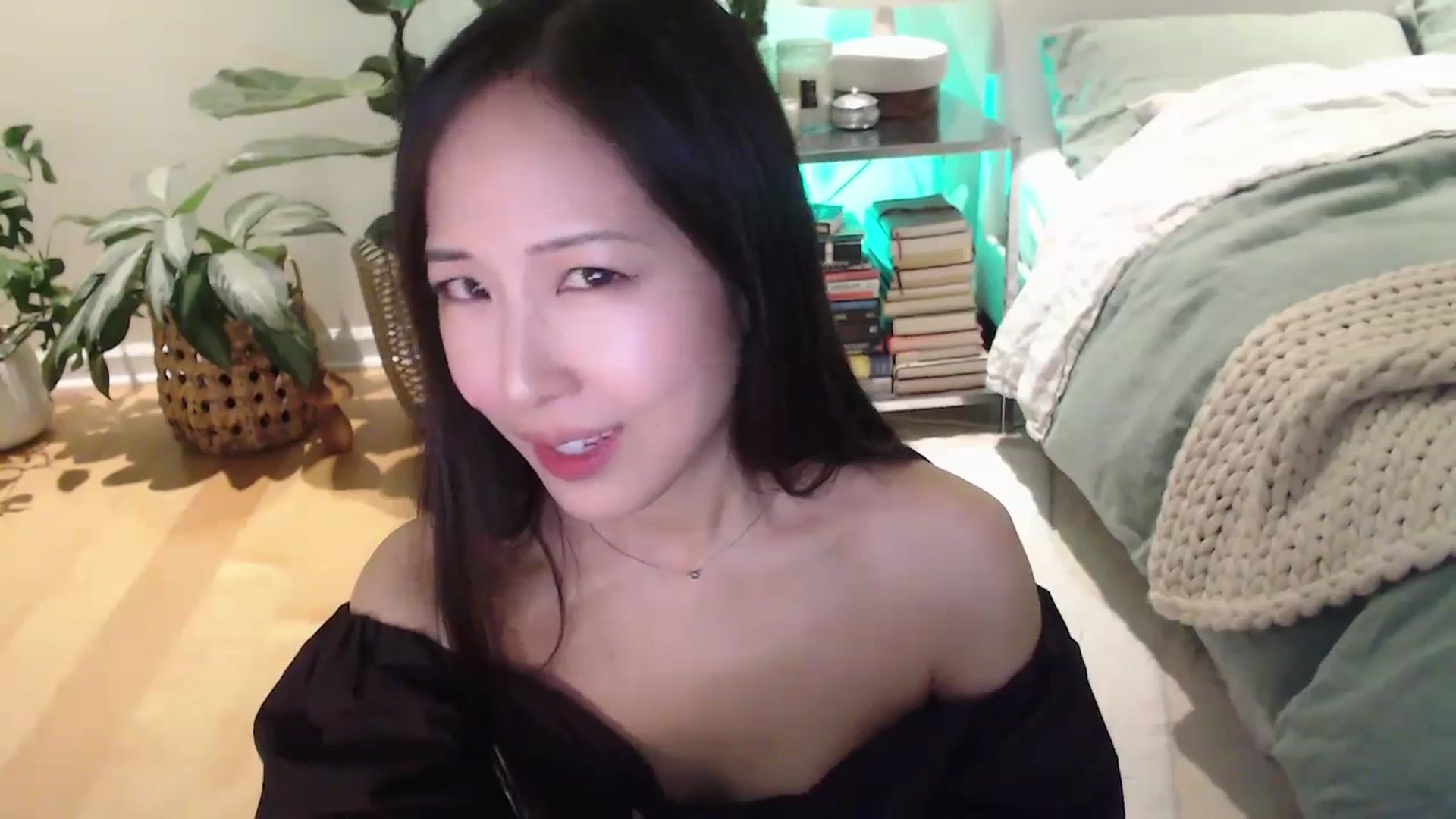 Gallery image thumbnail from AnaMei's myfreecams stream on, 12/17/2023, 05:49 image 9 of 20
