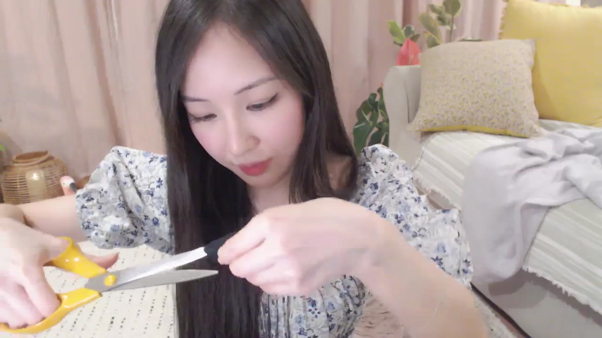 Gallery image thumbnail from AnaMei's myfreecams stream on, 02/01/2024, 05:21 image 6 of 20