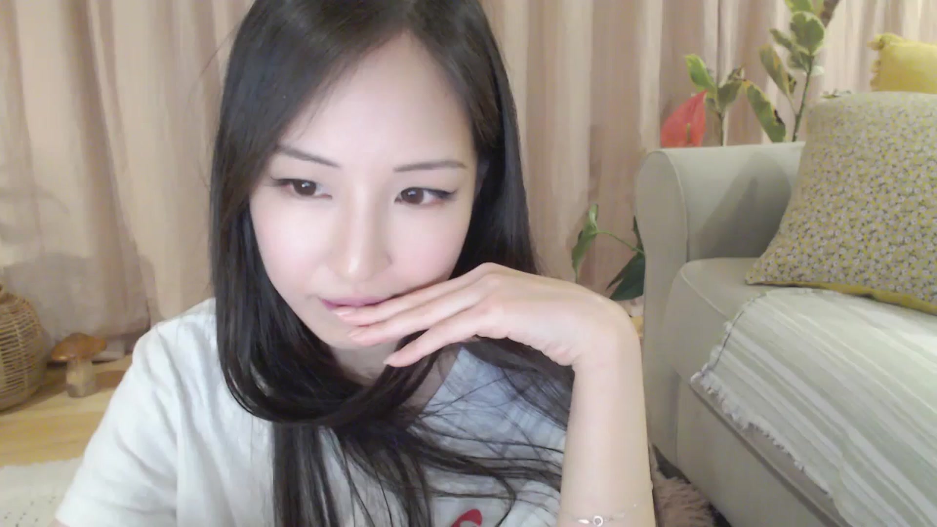 Gallery image thumbnail from AnaMei's myfreecams stream on, 02/03/2024, 08:52 image 13 of 20