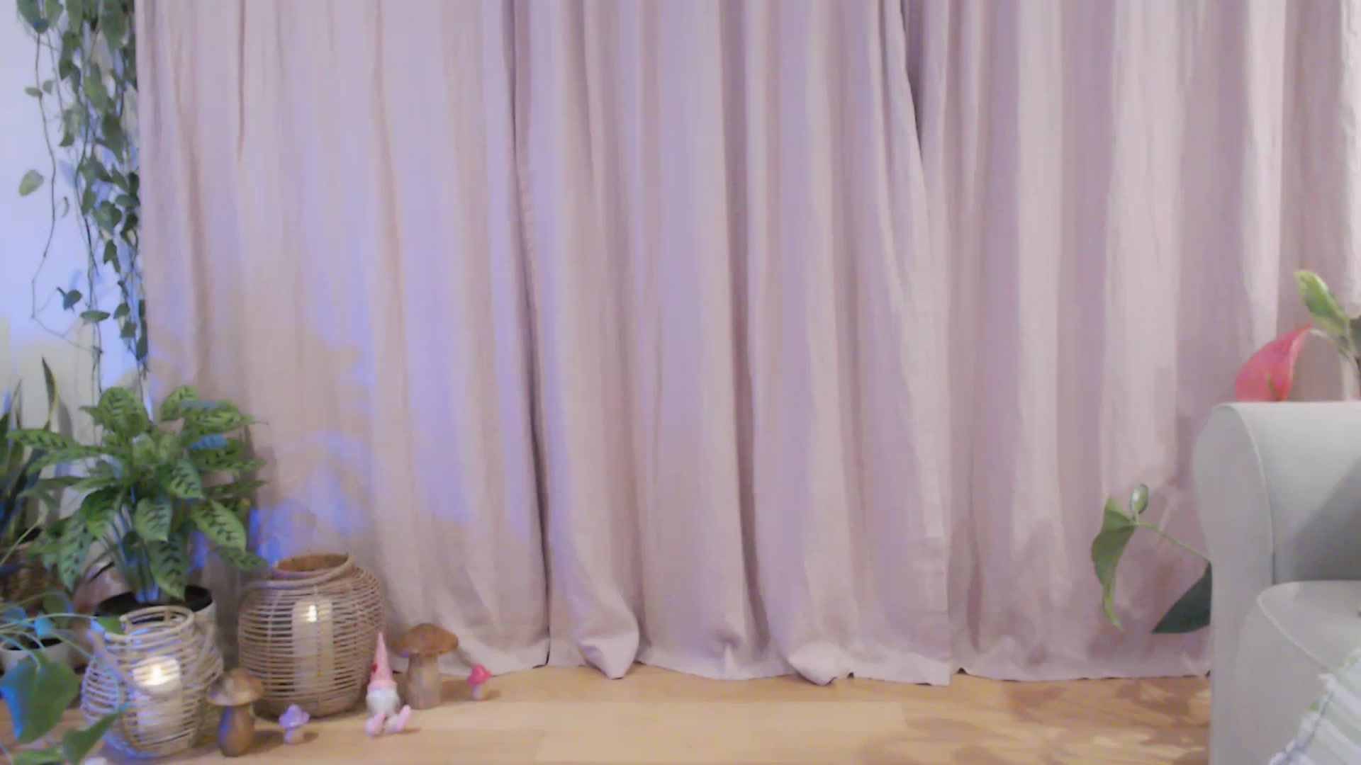 Gallery image thumbnail from AnaMei's myfreecams stream on, 02/04/2024, 08:13 image 20 of 20