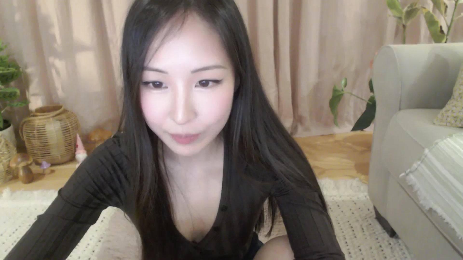 Gallery image thumbnail from AnaMei's myfreecams stream on, 02/08/2024, 04:19 image 12 of 20