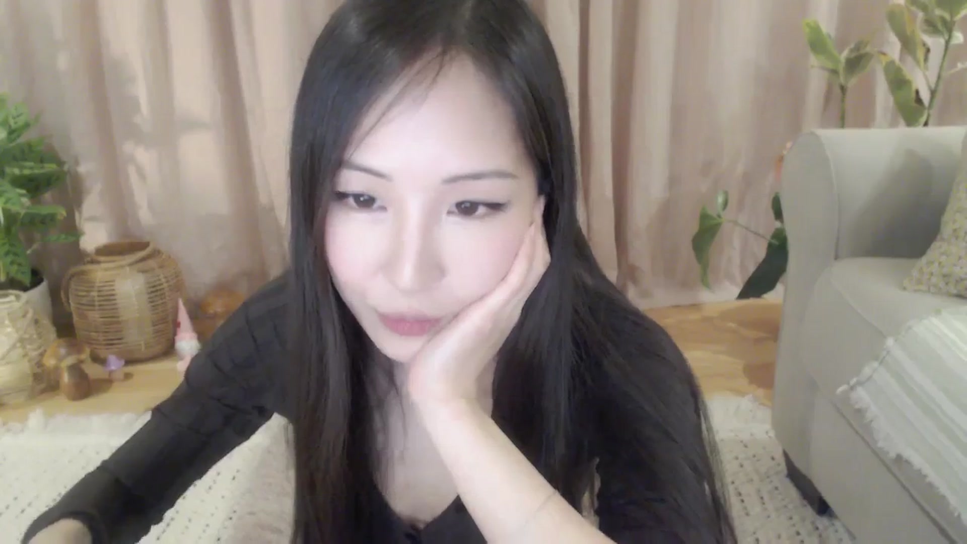 Gallery image thumbnail from AnaMei's myfreecams stream on, 02/08/2024, 05:16 image 8 of 20