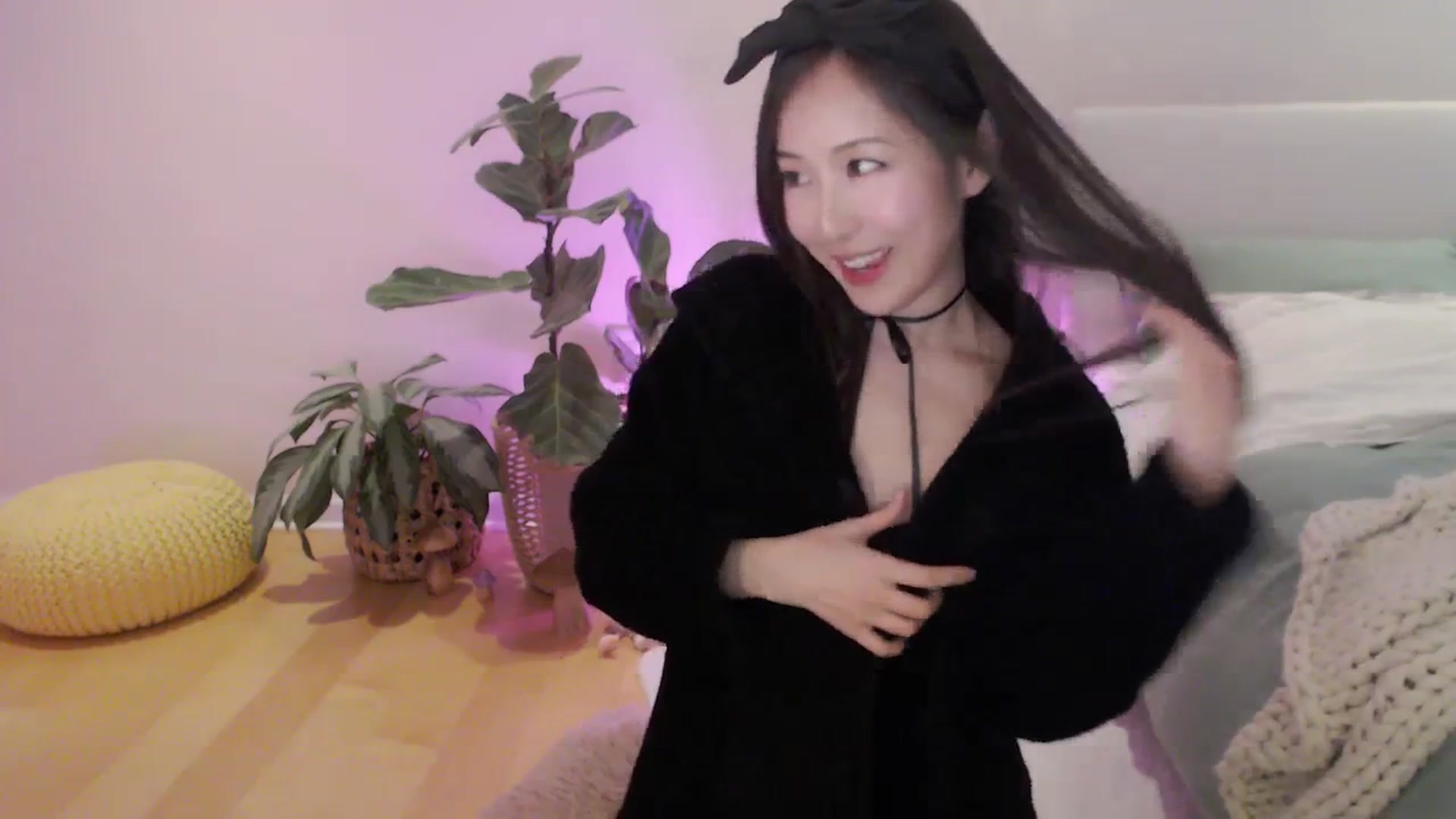 Gallery image thumbnail from AnaMei's myfreecams stream on, 02/15/2024, 05:15 image 5 of 20