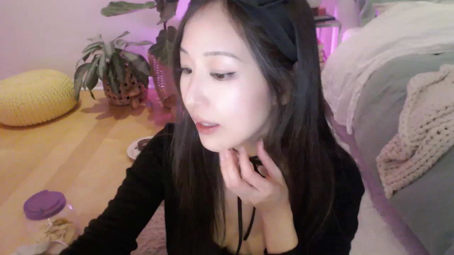 Gallery image thumbnail from AnaMei's myfreecams stream on, 02/15/2024, 07:28 image 11 of 20