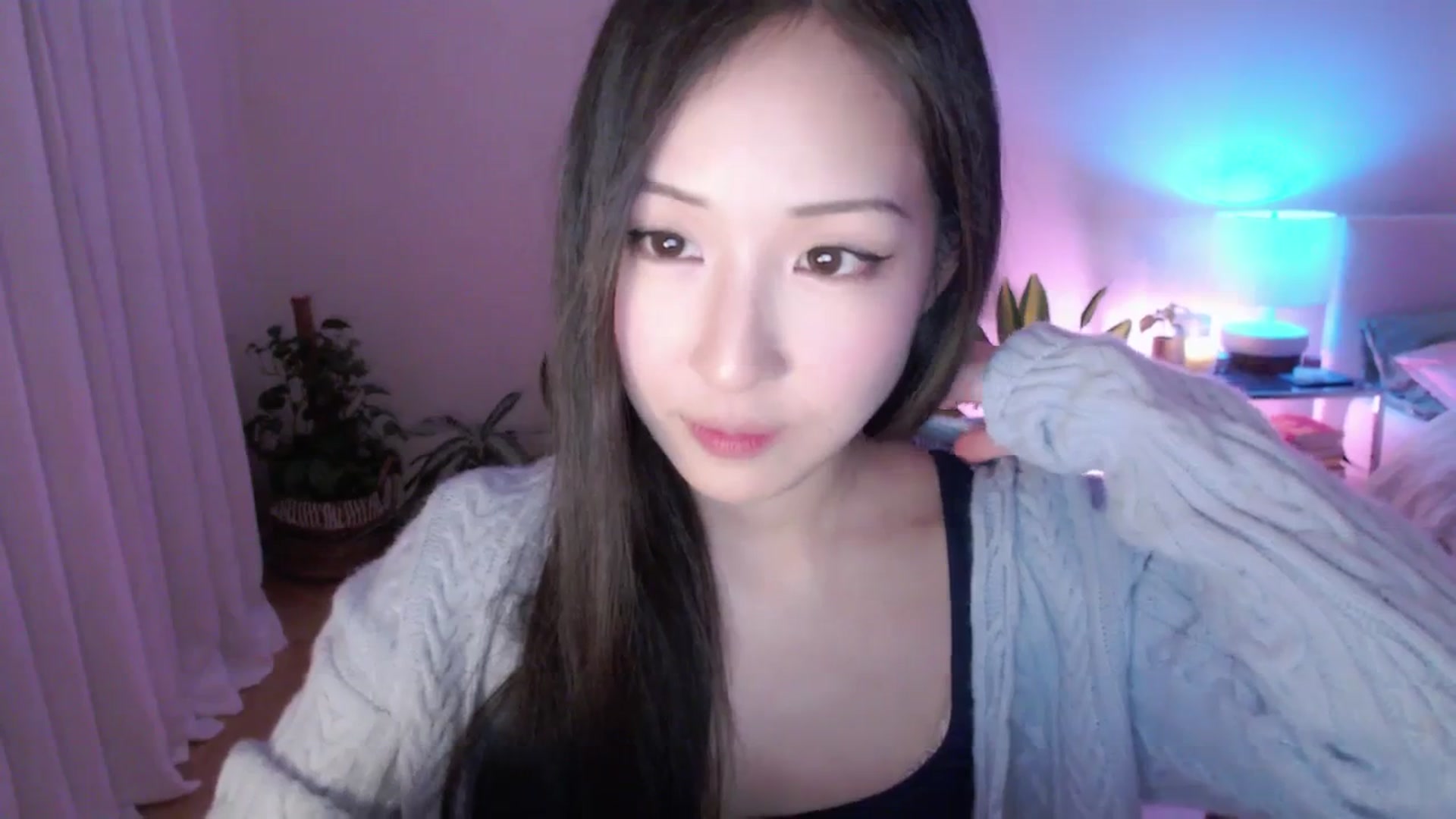 Gallery image thumbnail from AnaMei's myfreecams stream on, 03/03/2024, 05:48 image 10 of 20