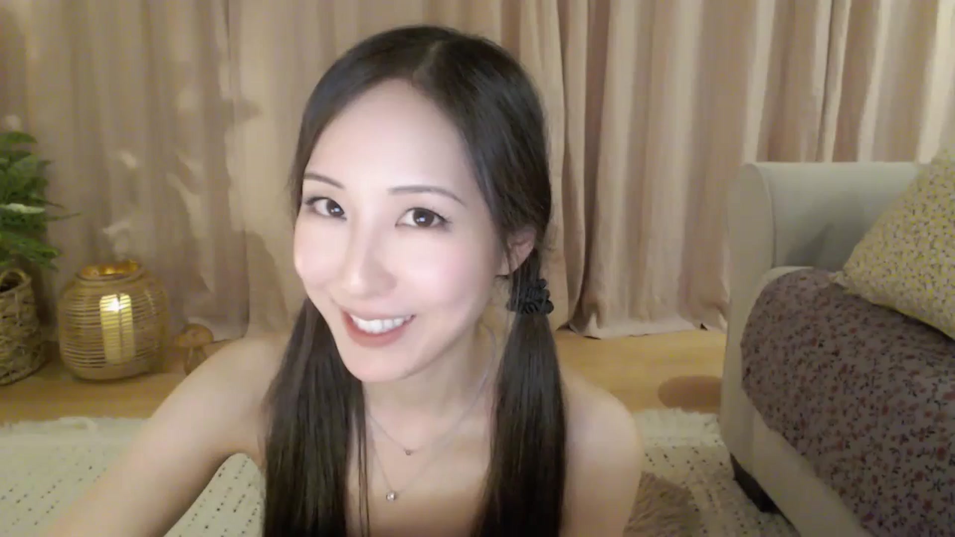 Gallery image thumbnail from AnaMei's myfreecams stream on, 03/10/2024, 06:48 image 10 of 20