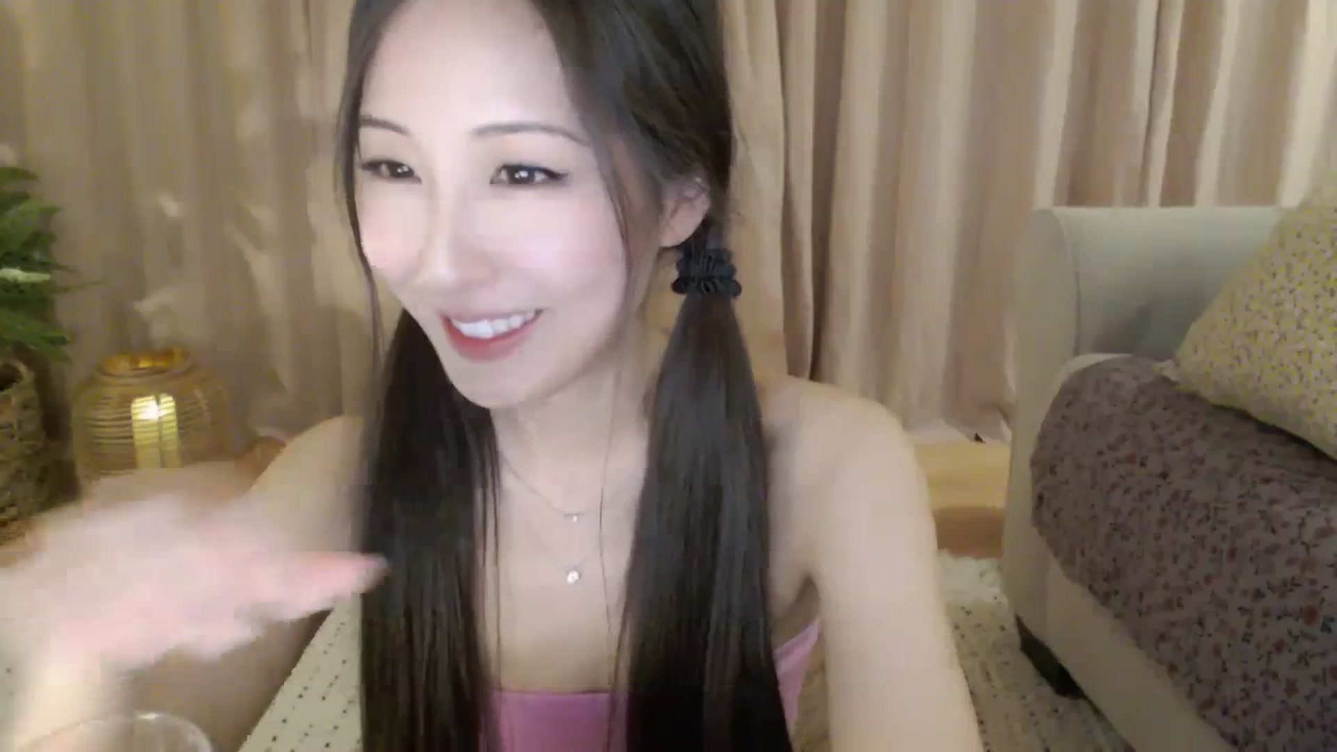 Gallery image thumbnail from AnaMei's myfreecams stream on, 03/10/2024, 06:48 image 15 of 20