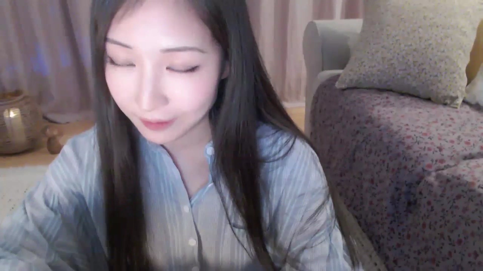 Gallery image thumbnail from AnaMei's myfreecams stream on, 04/14/2024, 03:53 image 2 of 20