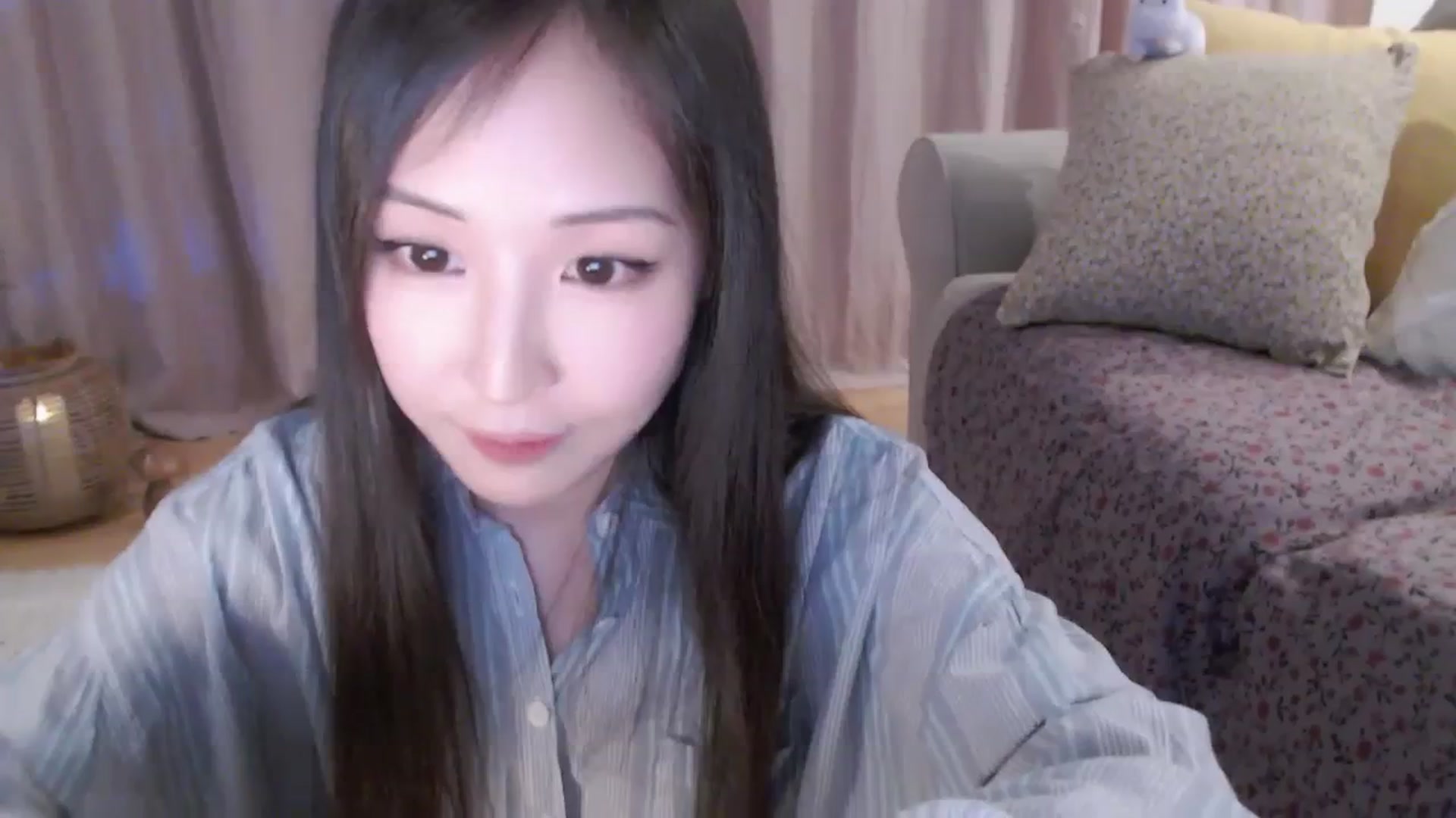 Gallery image thumbnail from AnaMei's myfreecams stream on, 04/14/2024, 03:53 image 9 of 20