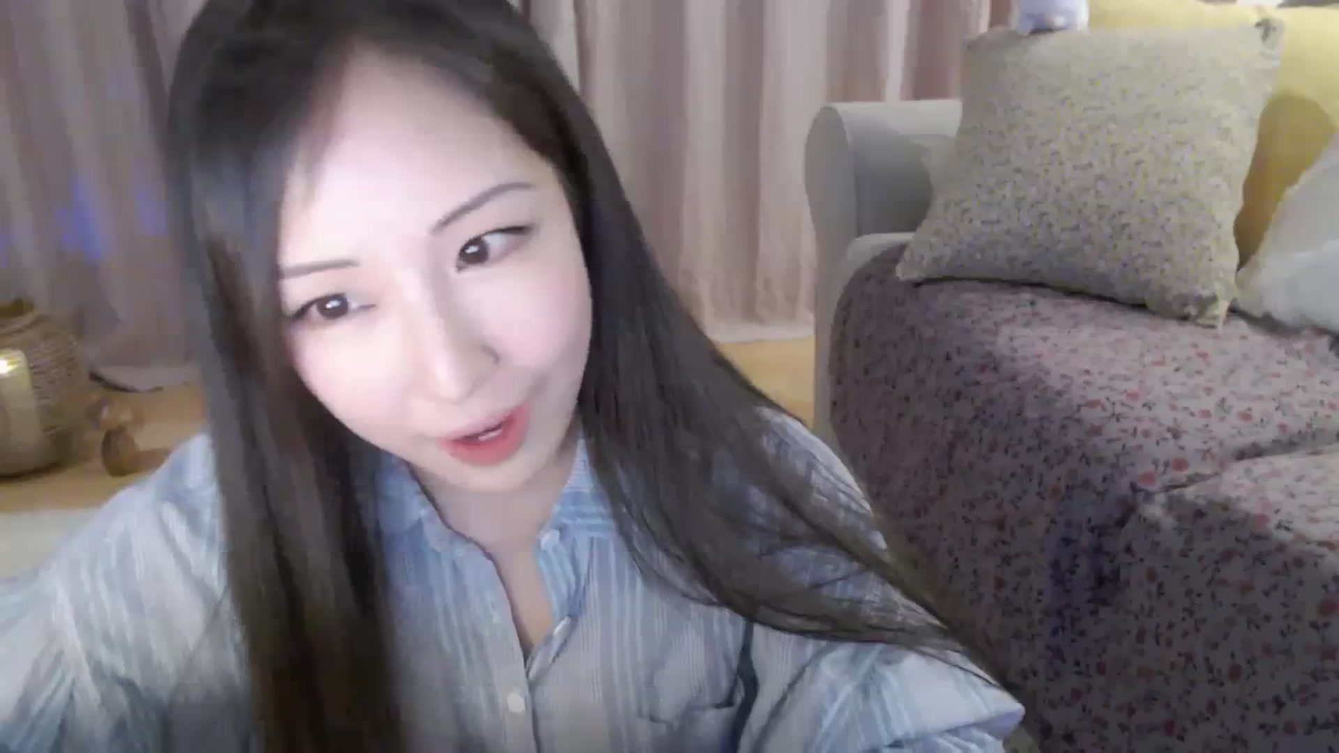 Gallery image thumbnail from AnaMei's myfreecams stream on, 04/14/2024, 03:53 image 17 of 20
