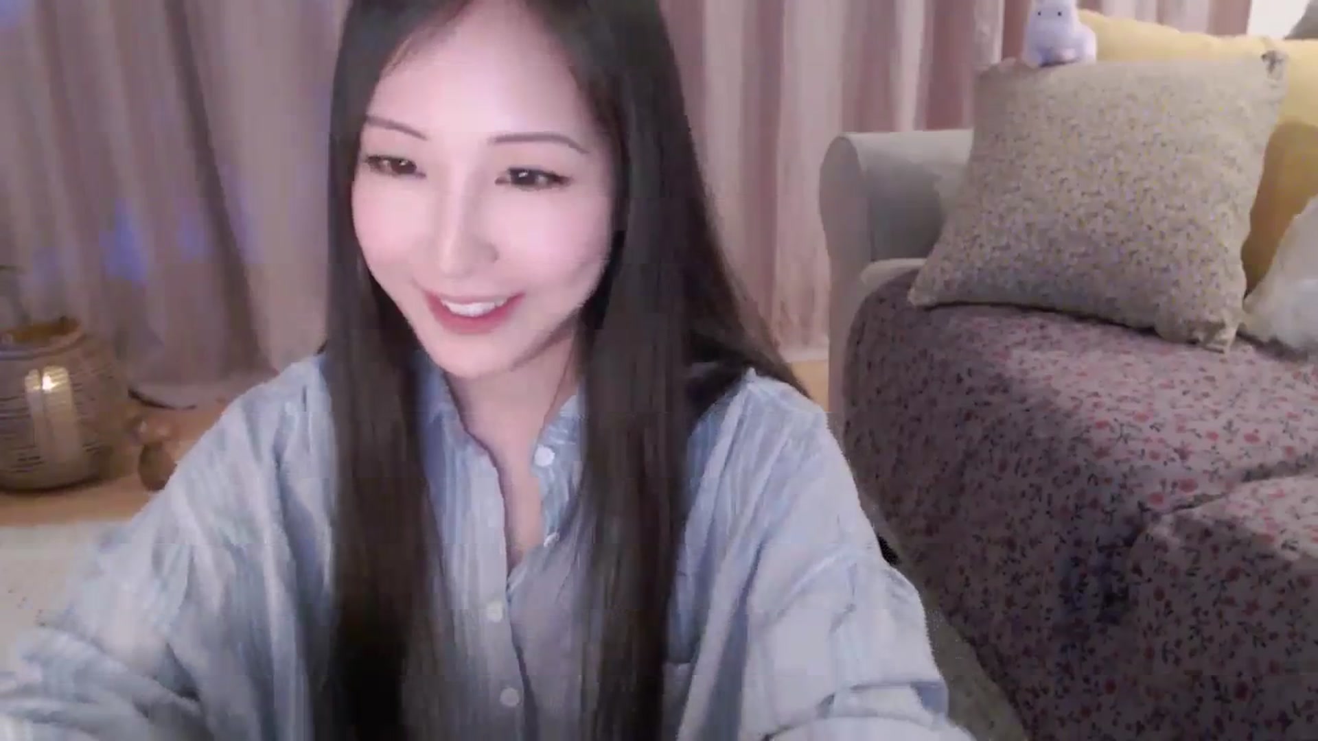 Gallery image thumbnail from AnaMei's myfreecams stream on, 04/14/2024, 03:53 image 10 of 20