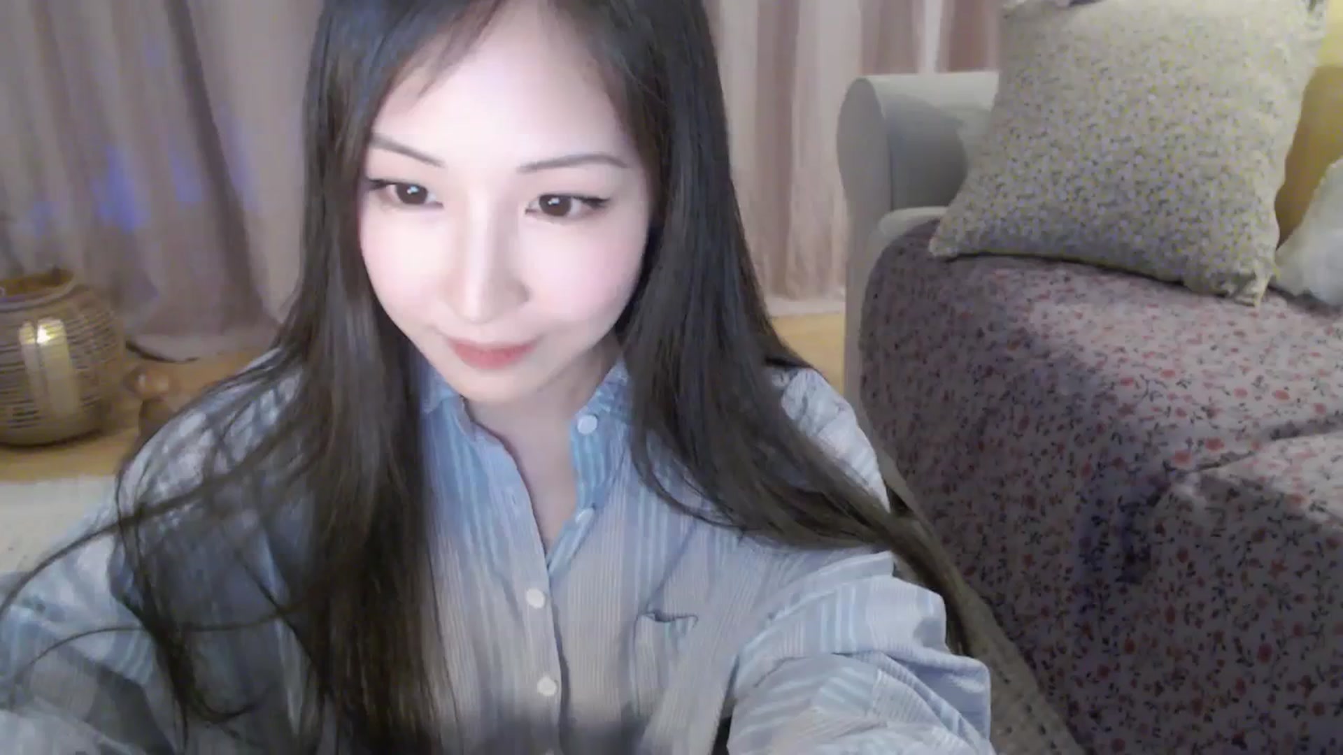 Gallery image thumbnail from AnaMei's myfreecams stream on, 04/14/2024, 03:53 image 16 of 20