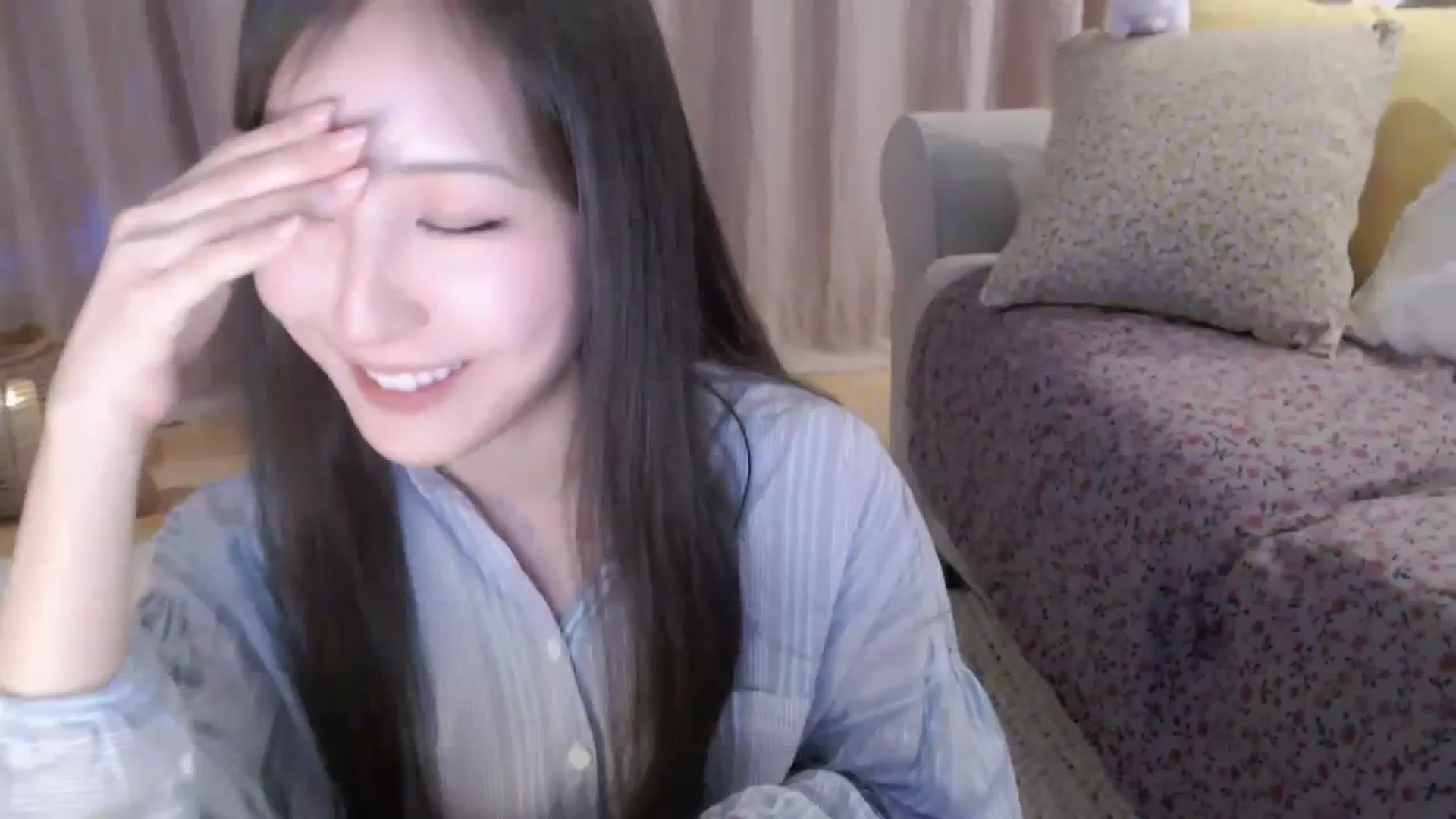 Gallery image thumbnail from AnaMei's myfreecams stream on, 04/14/2024, 03:53 image 18 of 20