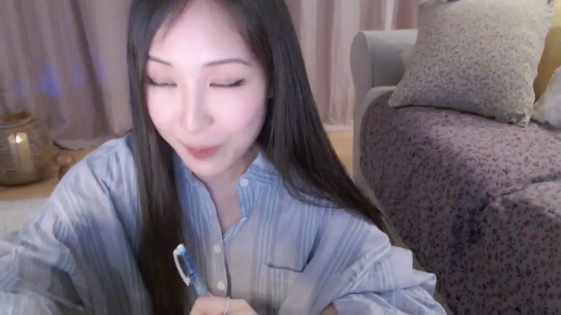 Gallery image thumbnail from AnaMei's myfreecams stream on, 04/14/2024, 03:53 image 15 of 20