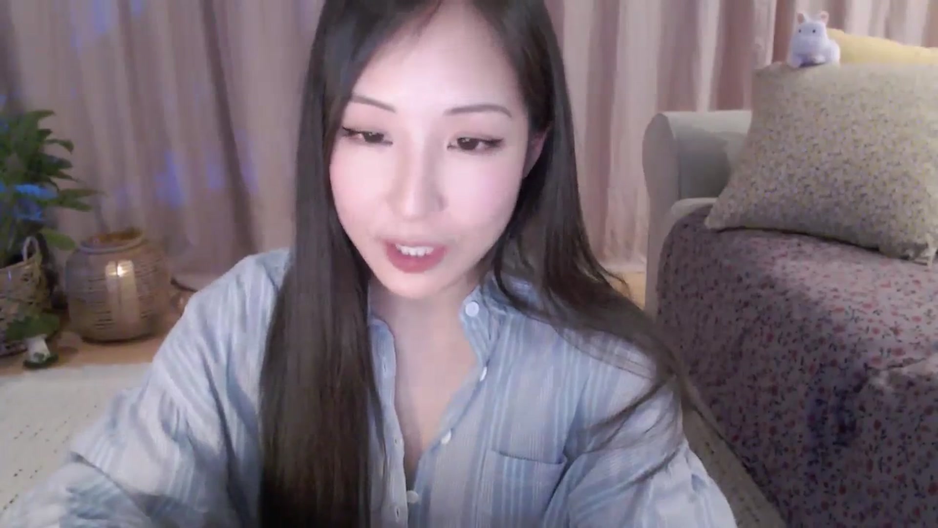 Gallery image thumbnail from AnaMei's myfreecams stream on, 04/14/2024, 05:00 image 7 of 20