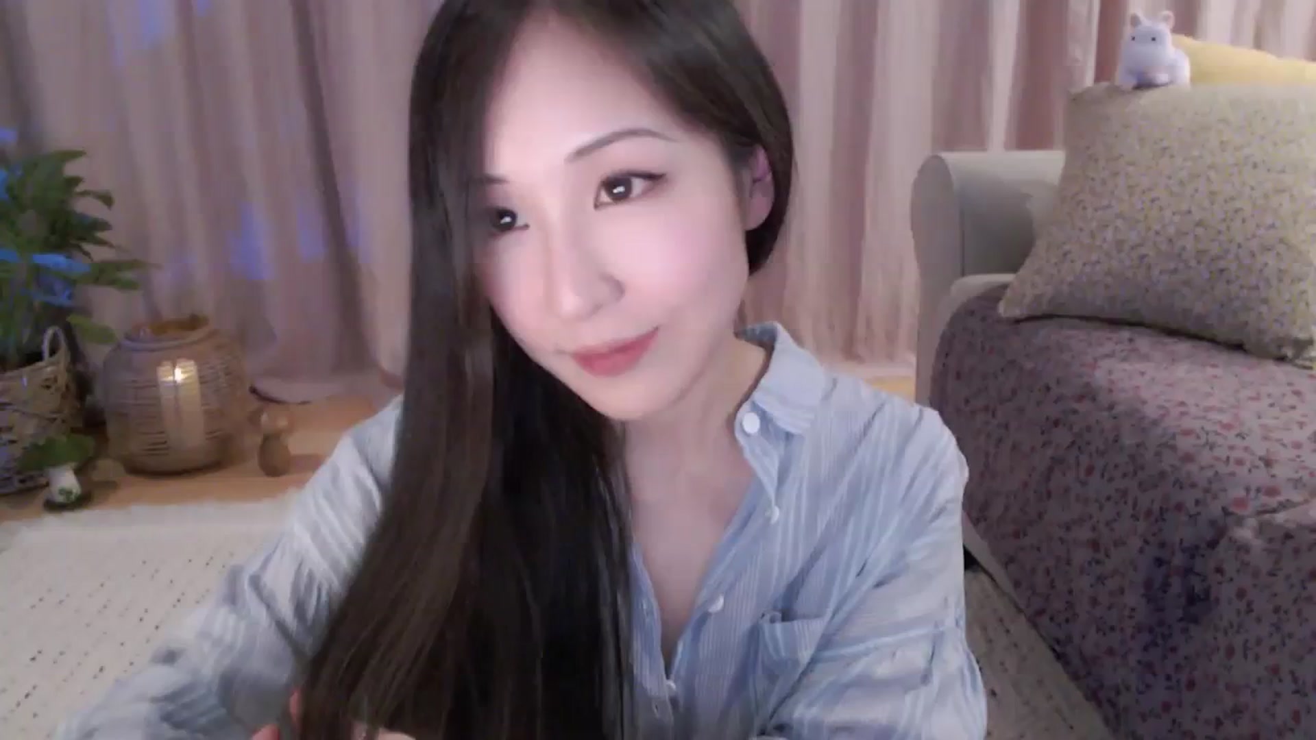 Gallery image thumbnail from AnaMei's myfreecams stream on, 04/14/2024, 05:00 image 8 of 20