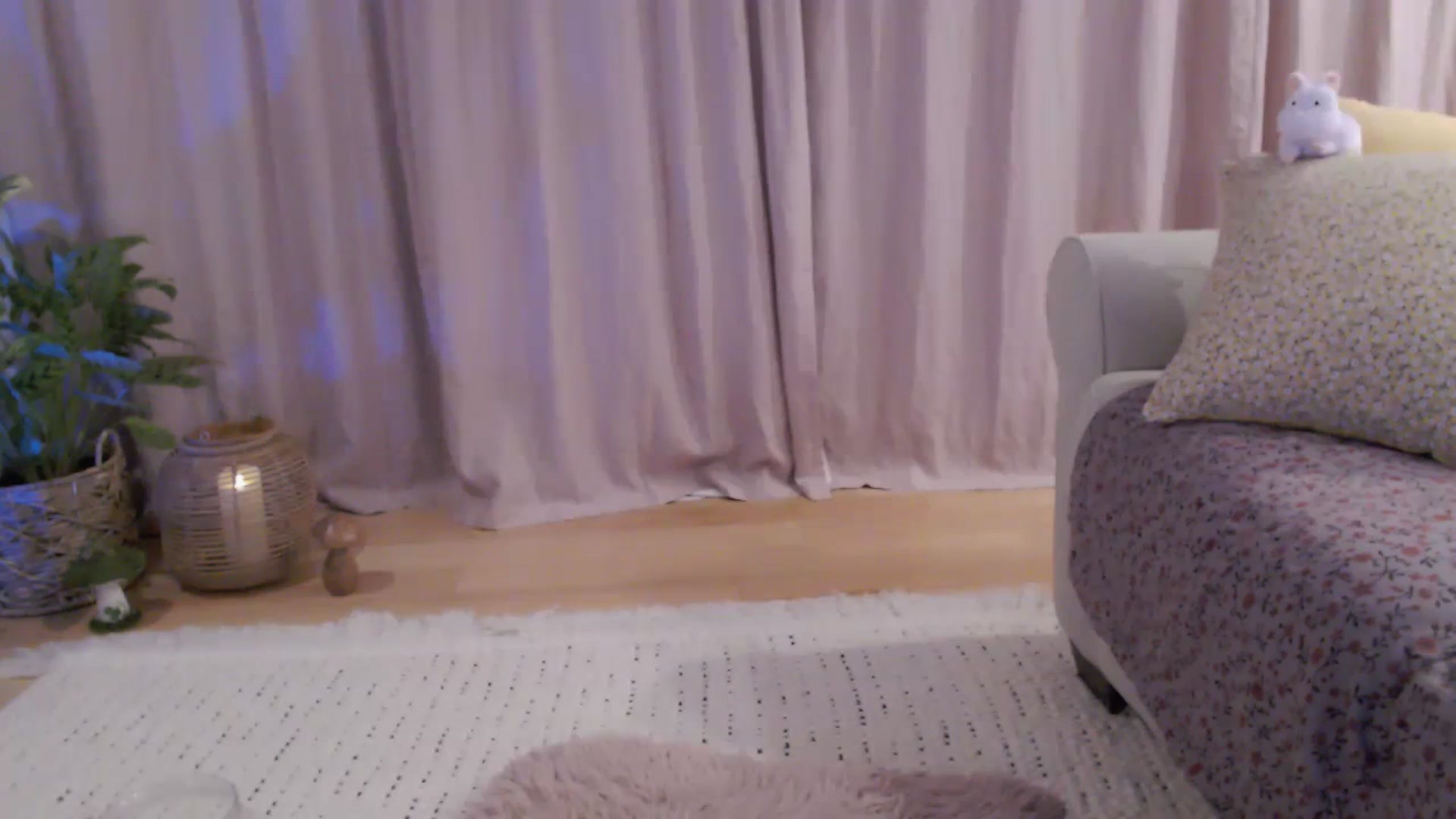 Gallery image thumbnail from AnaMei's myfreecams stream on, 04/14/2024, 06:20 image 18 of 20