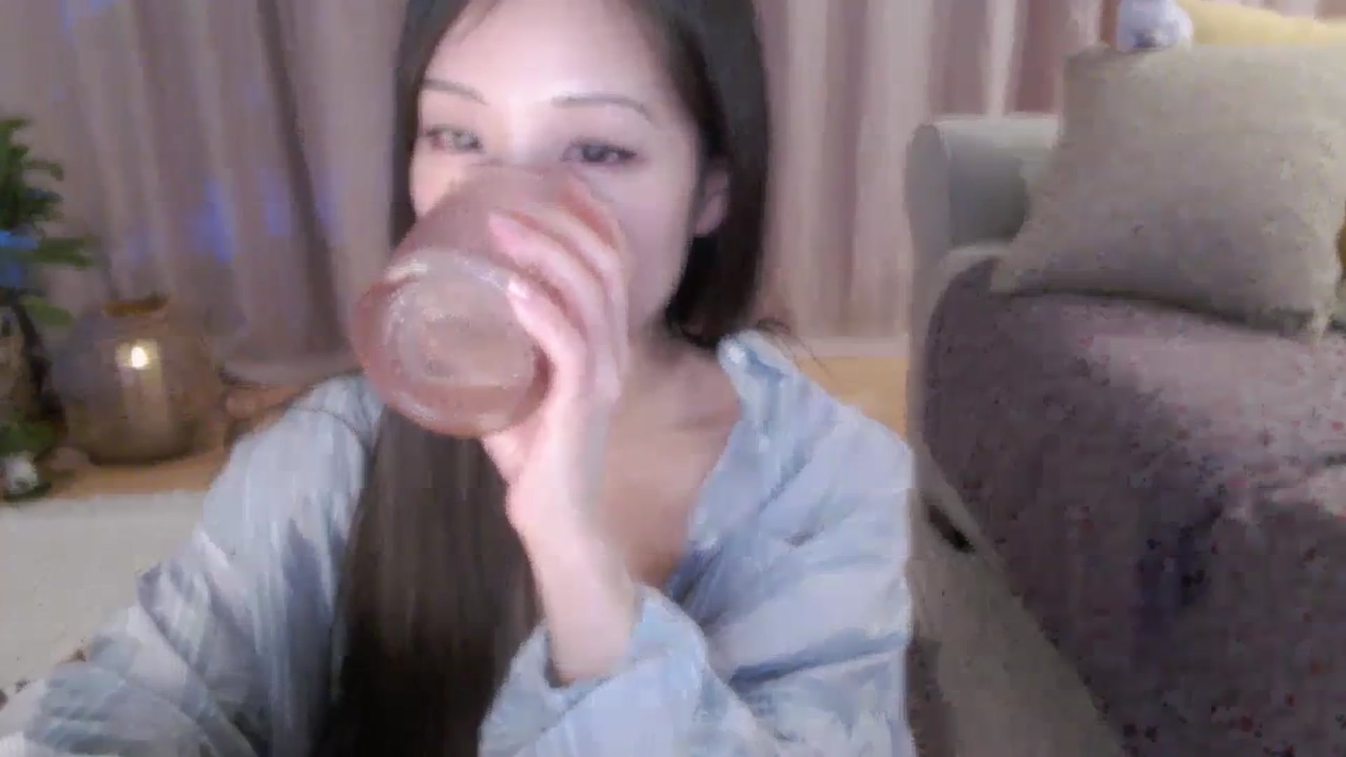 Gallery image thumbnail from AnaMei's myfreecams stream on, 04/14/2024, 06:20 image 2 of 20